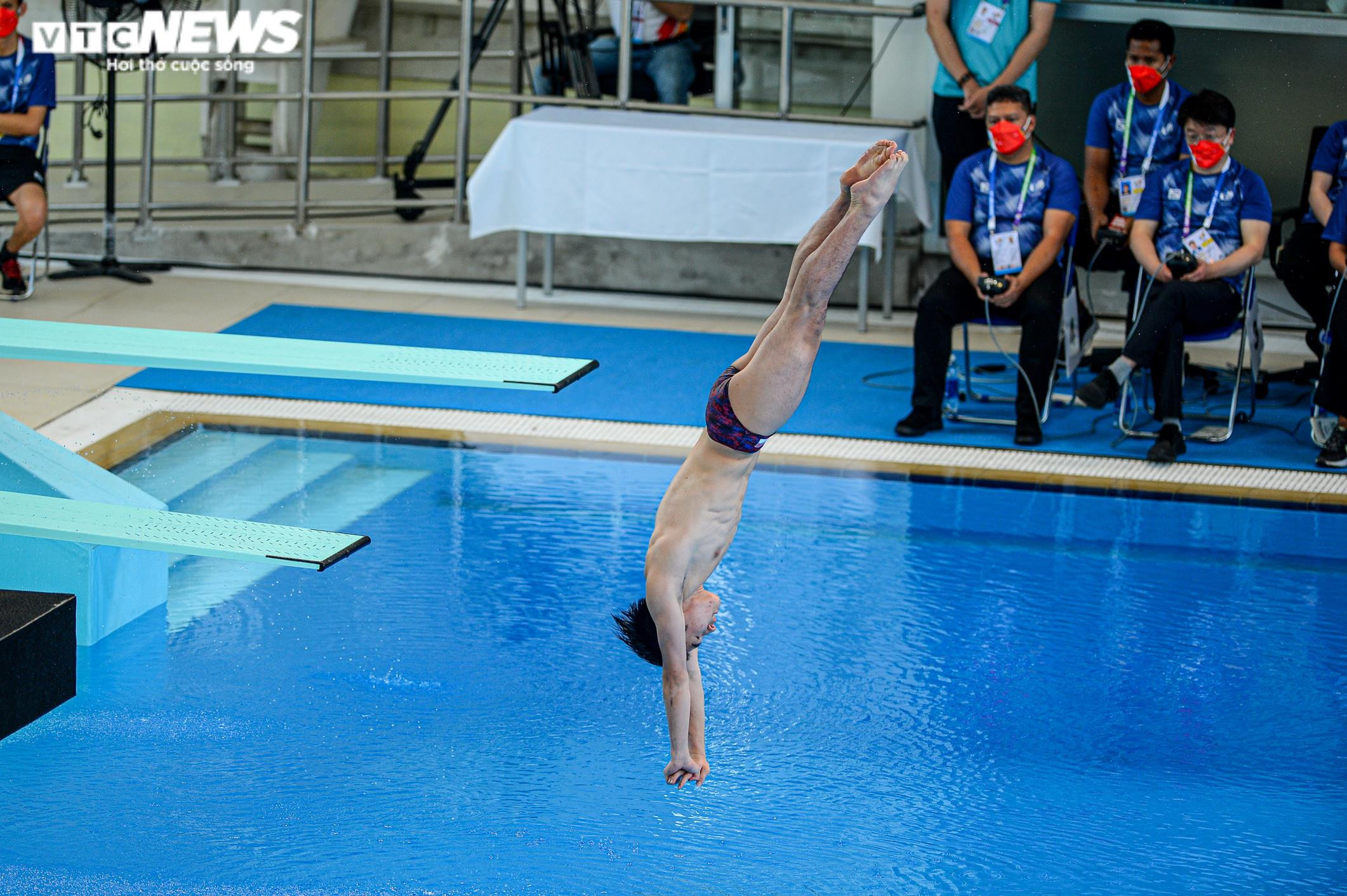 Ảnh: Pha nhảy cầu 0 điểm của Tùng Dương ở SEA Games 31 - 3