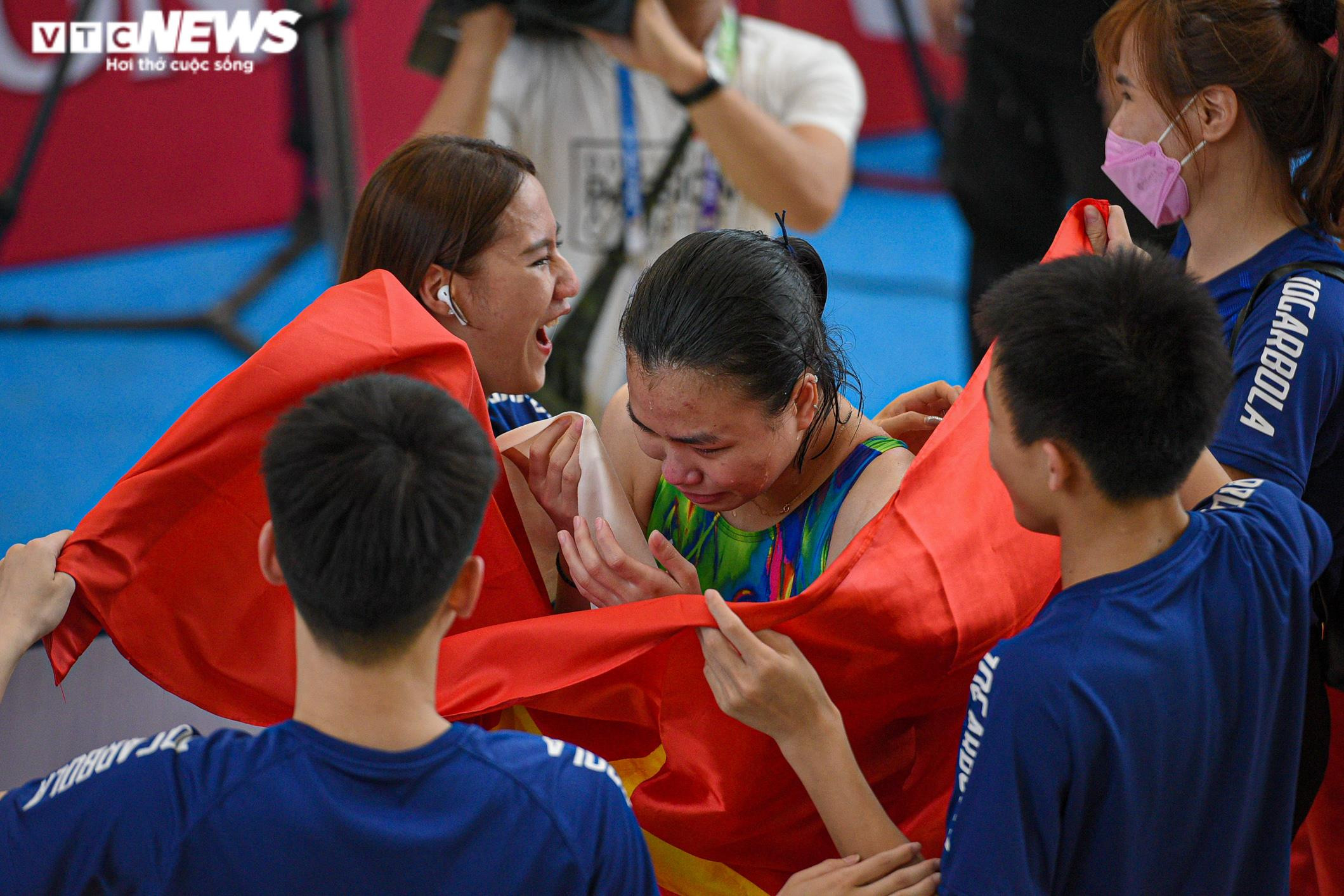 Ảnh: Pha nhảy cầu 0 điểm của Tùng Dương ở SEA Games 31 - 11