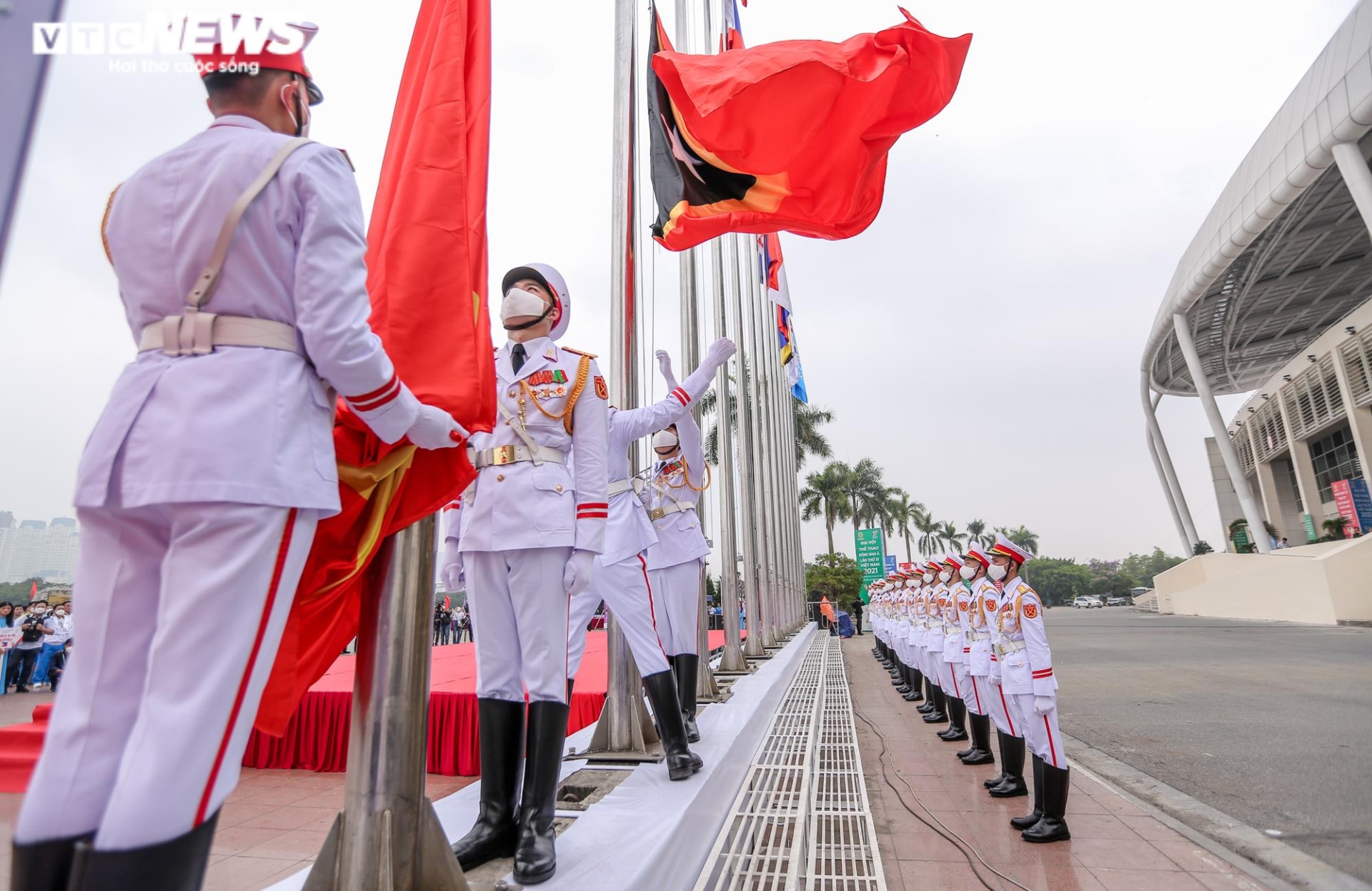Ảnh: Trang nghiêm Lễ thượng cờ SEA Games 31 - 11