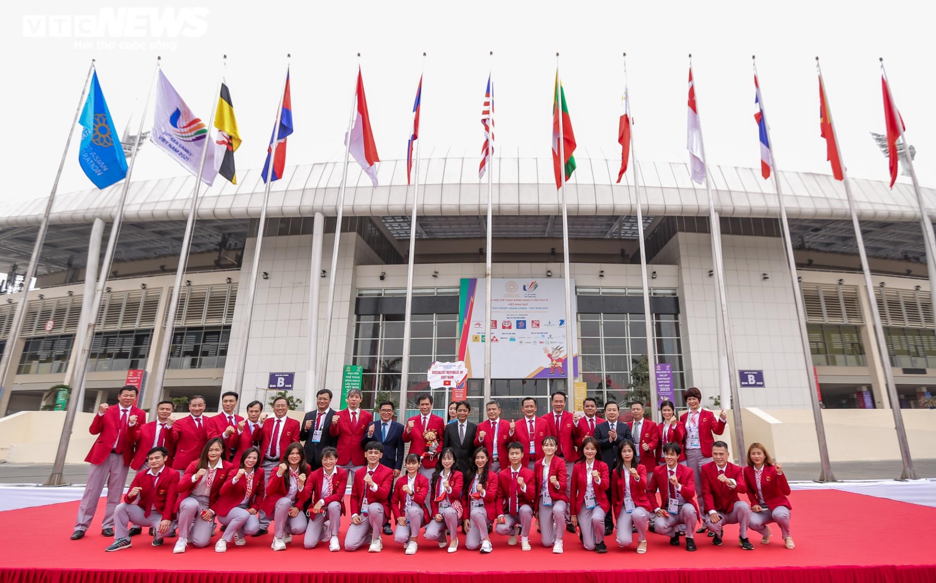 Ảnh: Trang nghiêm Lễ thượng cờ SEA Games 31 - 14