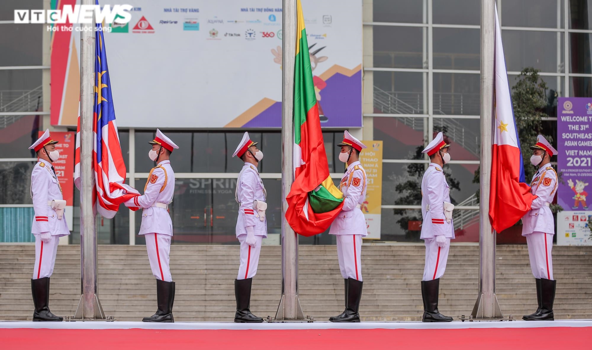 Ảnh: Trang nghiêm Lễ thượng cờ SEA Games 31 - 8