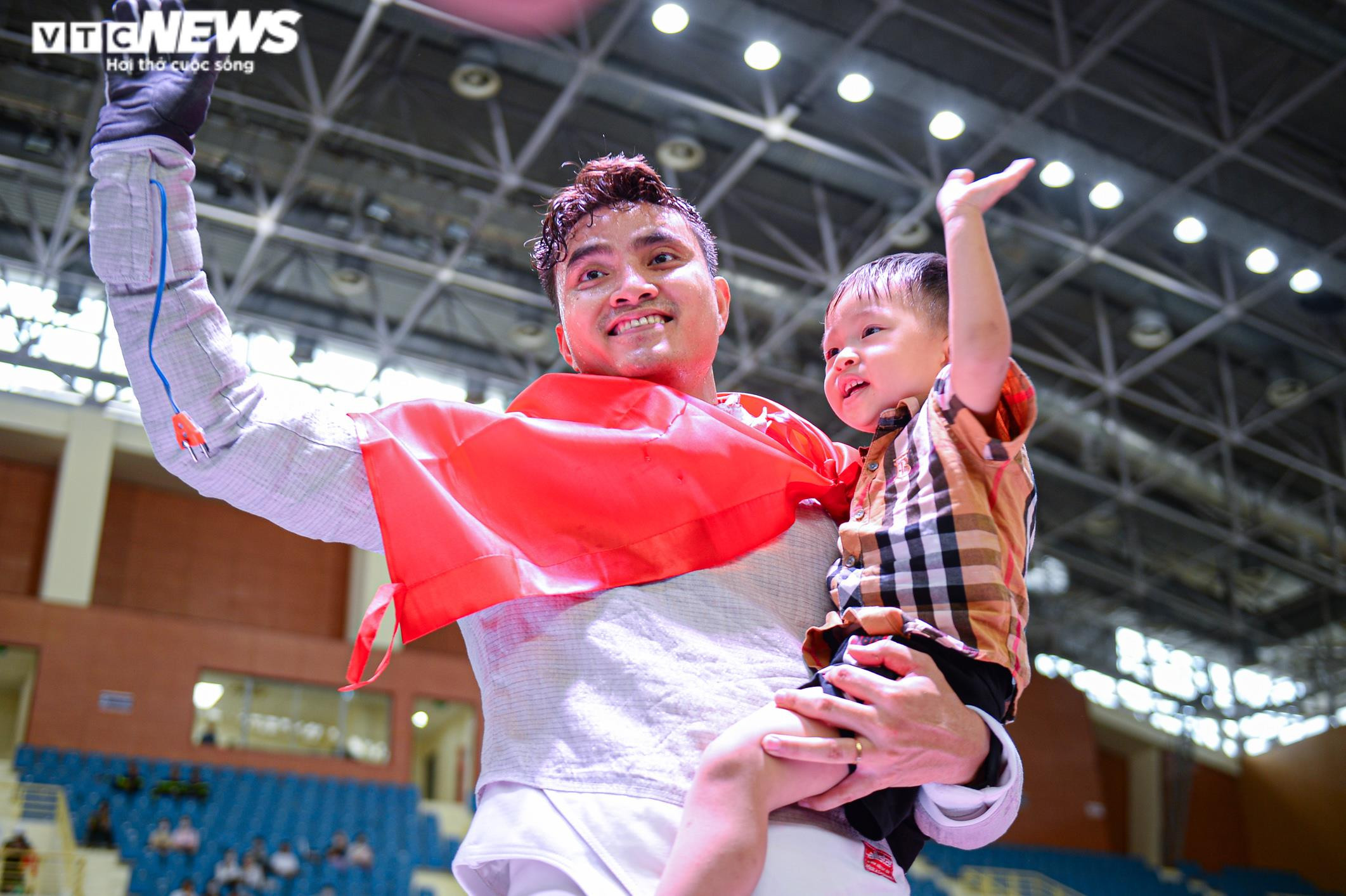 'Độc cô cầu bại' Vũ Thành An rực sáng bầu trời kiếm thuật Đông Nam Á - 8