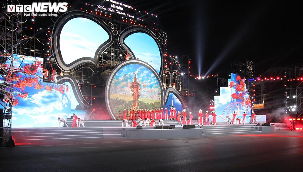 Ảnh: Vạn người đến xem Lễ hội Hoa phượng đỏ Hải Phòng 2022 - 12