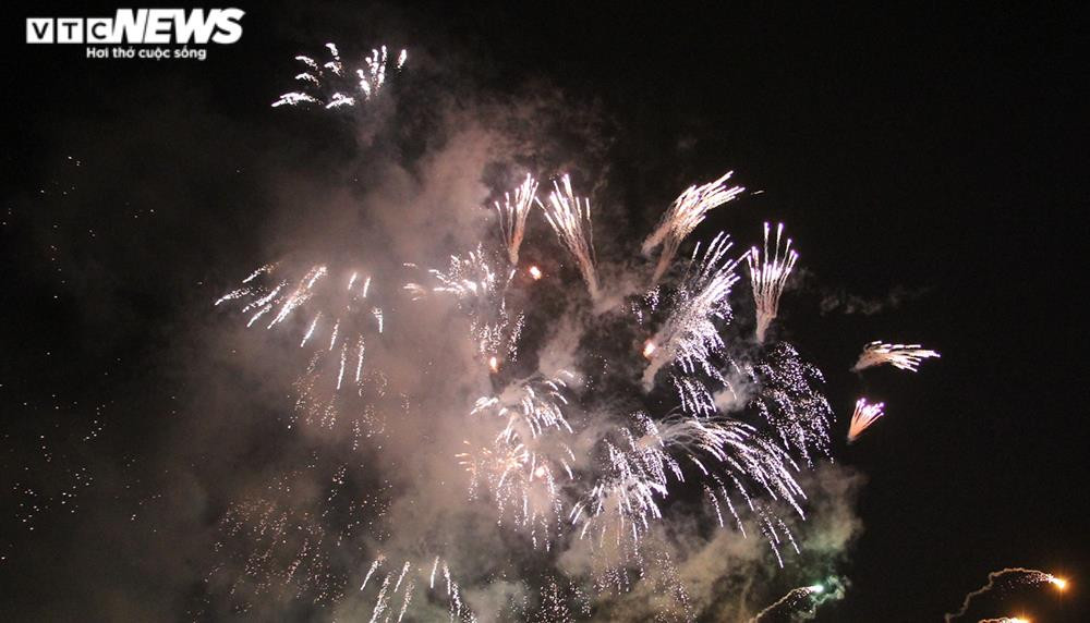 Ảnh: Vạn người đến xem Lễ hội Hoa phượng đỏ Hải Phòng 2022 - 20