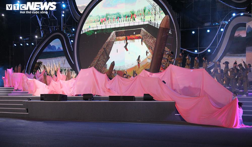 Ảnh: Vạn người đến xem Lễ hội Hoa phượng đỏ Hải Phòng 2022 - 6