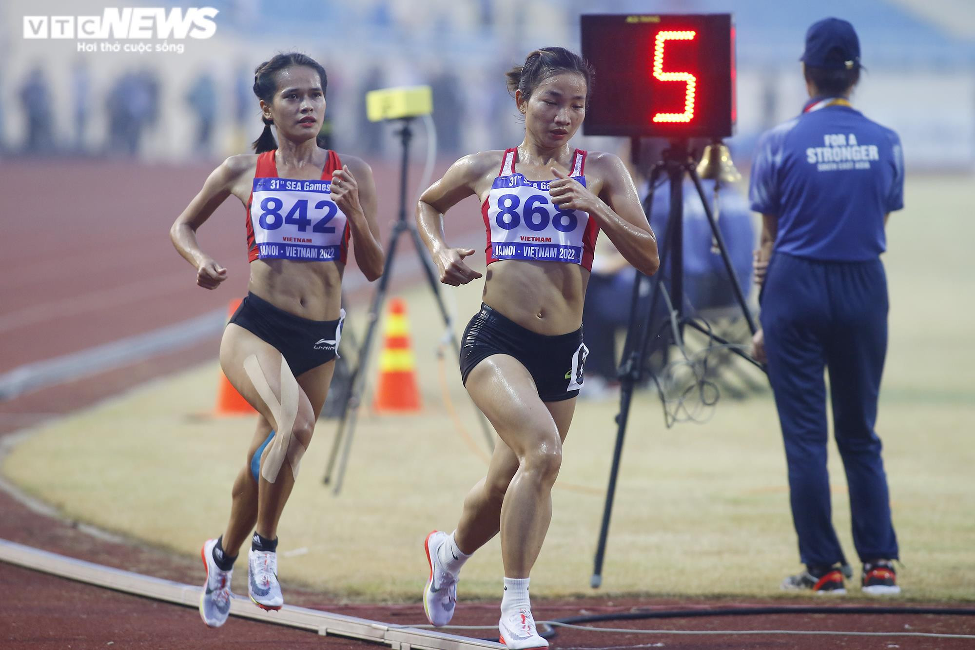 Điền kinh Việt Nam thống trị 3 đường chạy SEA Games 31 - 4
