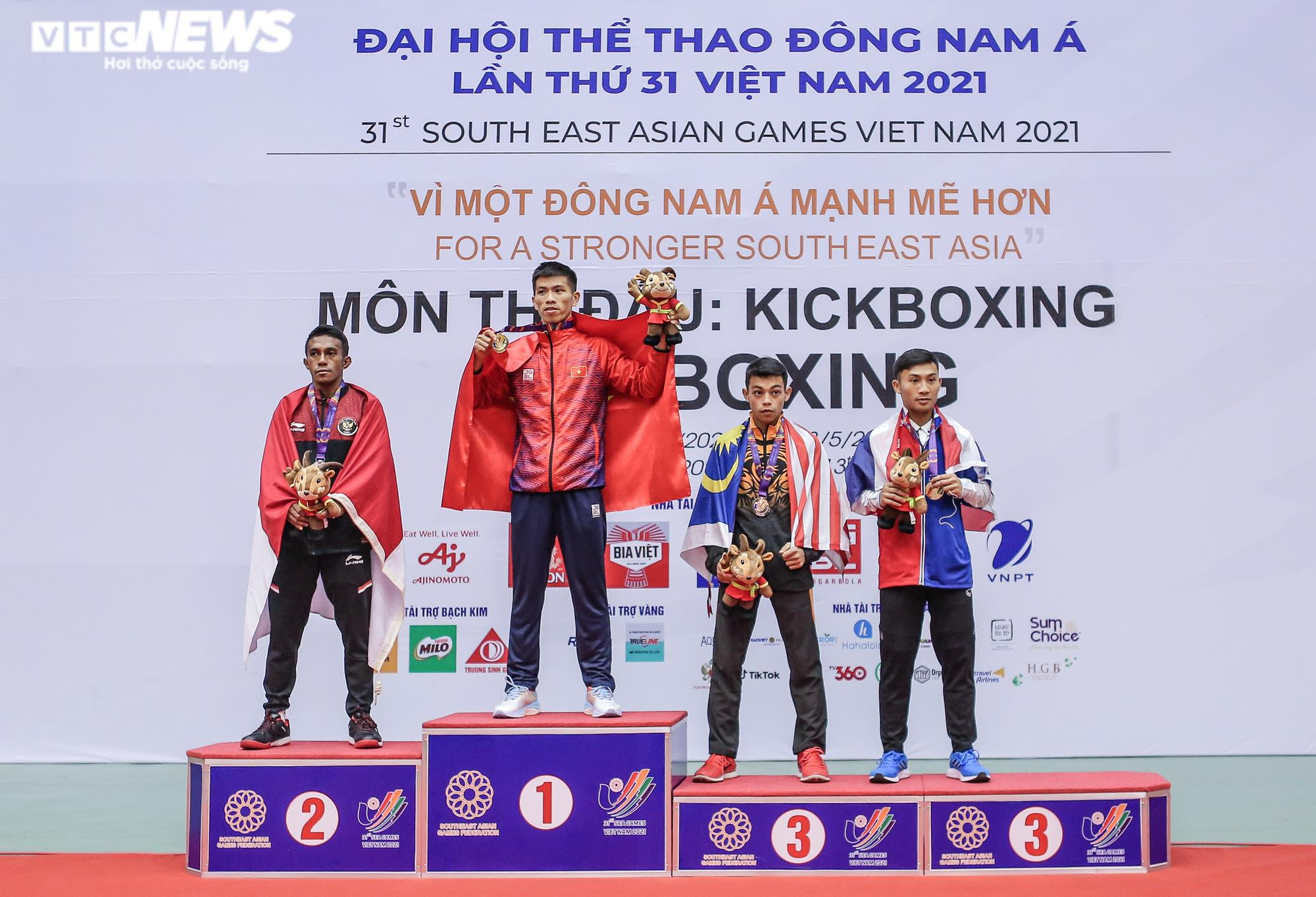 Ảnh: Cơn mưa HCV môn Kickboxing Việt Nam tại SEA Games 31 - 2
