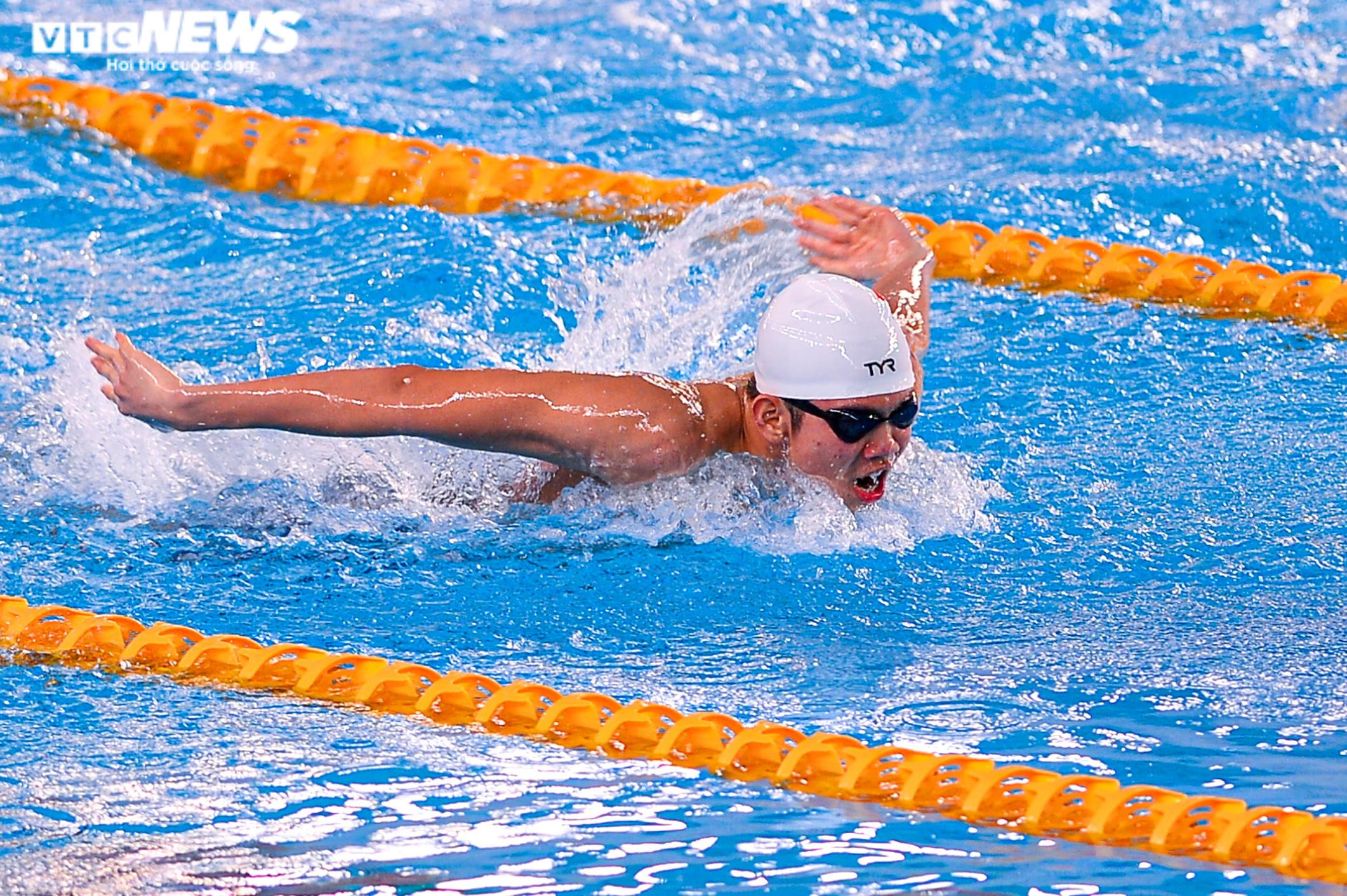 Em trai Ánh Viên toả sáng, ‘thần đồng bơi lội’ Hưng Nguyên phá kỷ lục SEA Games - 4