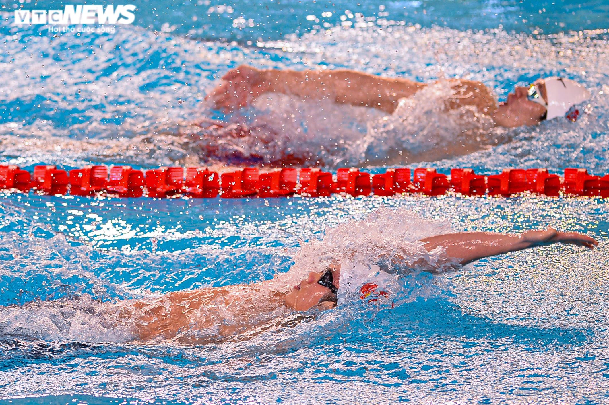 Em trai Ánh Viên toả sáng, ‘thần đồng bơi lội’ Hưng Nguyên phá kỷ lục SEA Games - 6