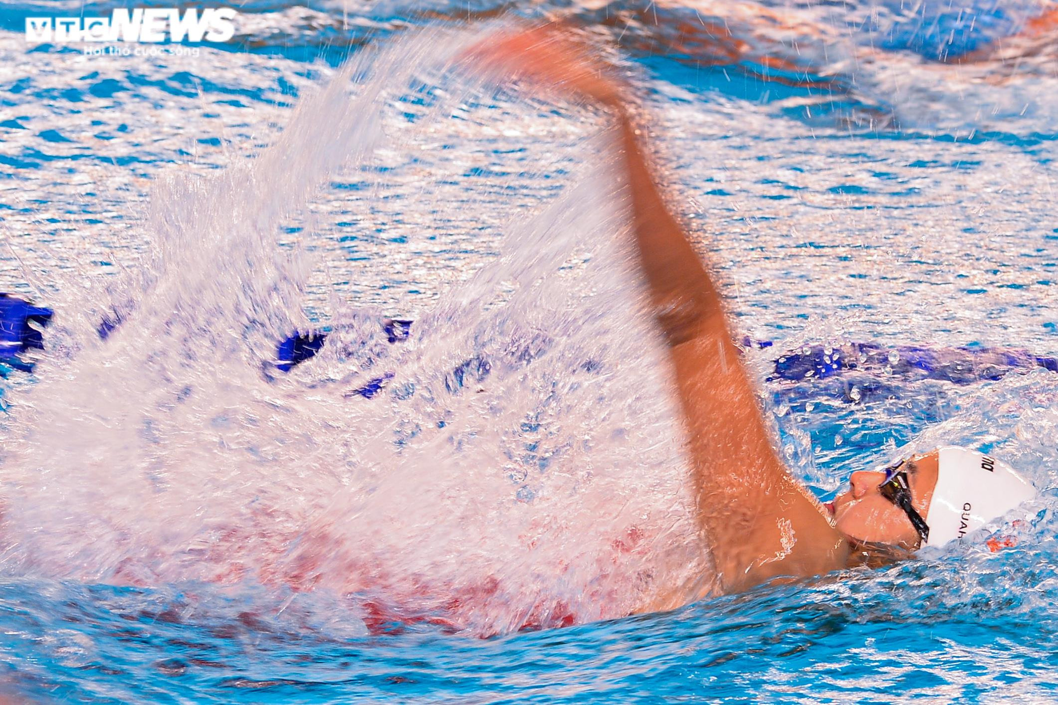Em trai Ánh Viên toả sáng, ‘thần đồng bơi lội’ Hưng Nguyên phá kỷ lục SEA Games - 15