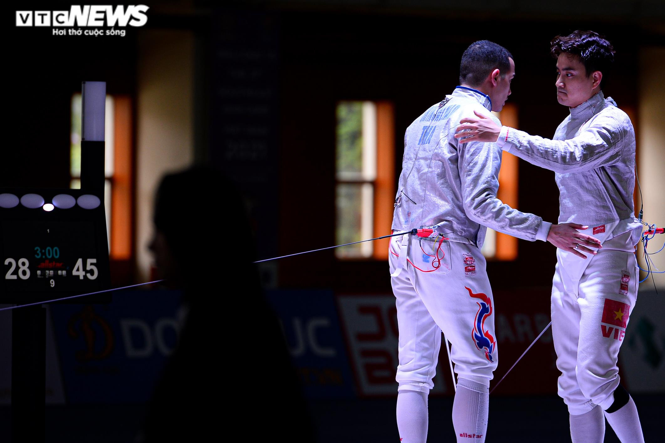 Vũ Thành An cùng đồng đội hạ tuyển Thái Lan, giành HCV kiếm chém - 9