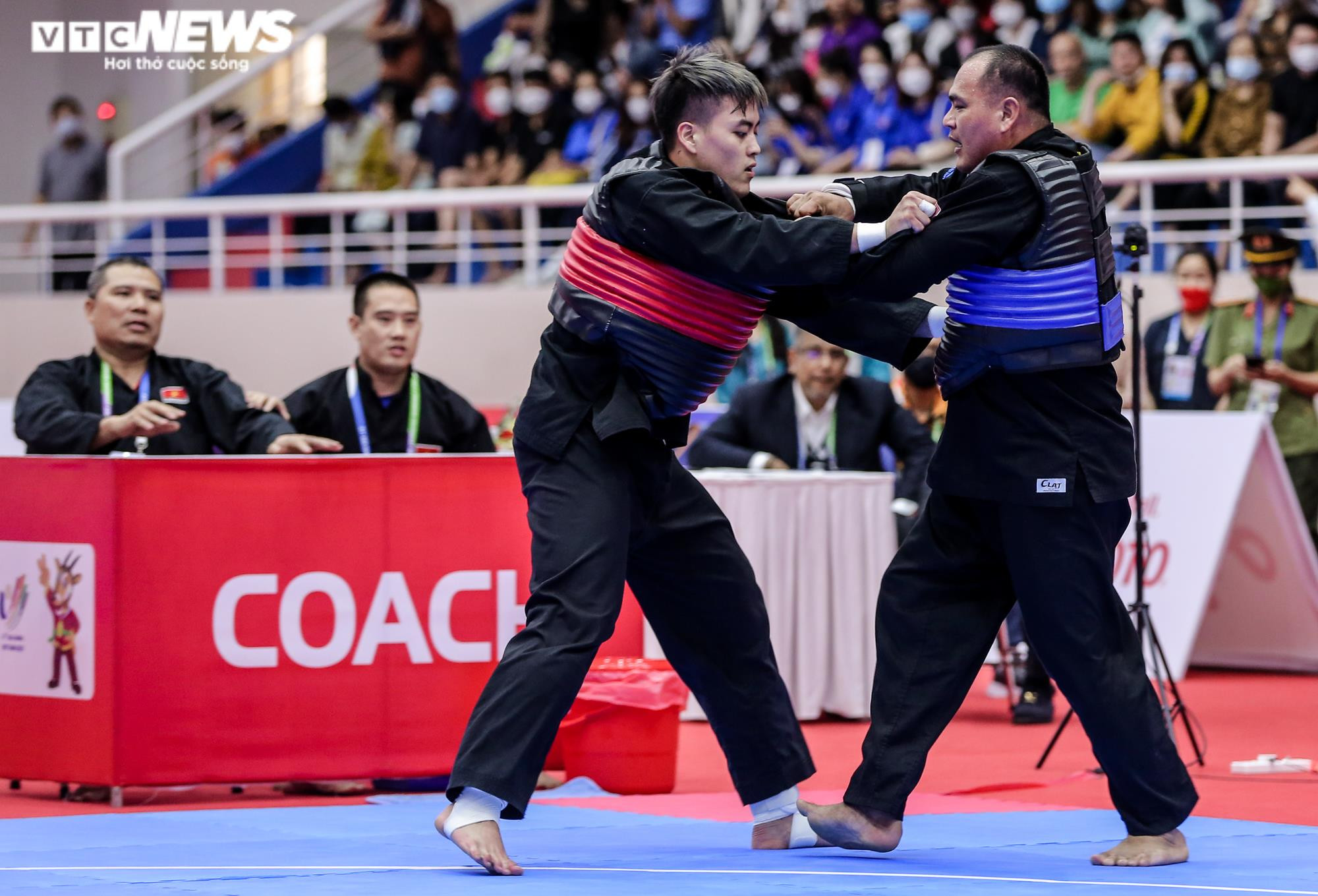 Ảnh: Võ sĩ Việt Nam ra đòn hóc hiểm, đối thủ thất bại rơi nước mắt - 1