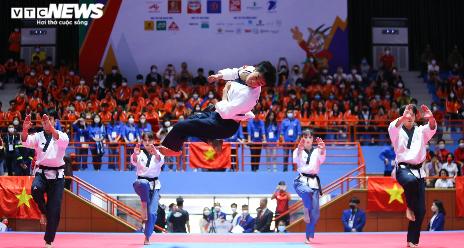 Châu Tuyết Vân tỏa sáng, tuyển taekwondo Việt Nam hoàn tất ngày vàng - 5