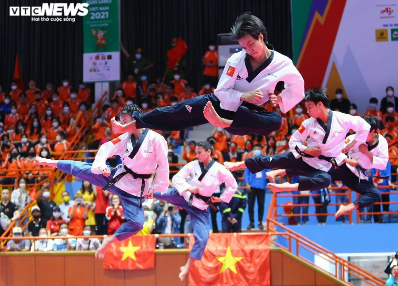 Châu Tuyết Vân tỏa sáng, tuyển taekwondo Việt Nam hoàn tất ngày vàng - 4