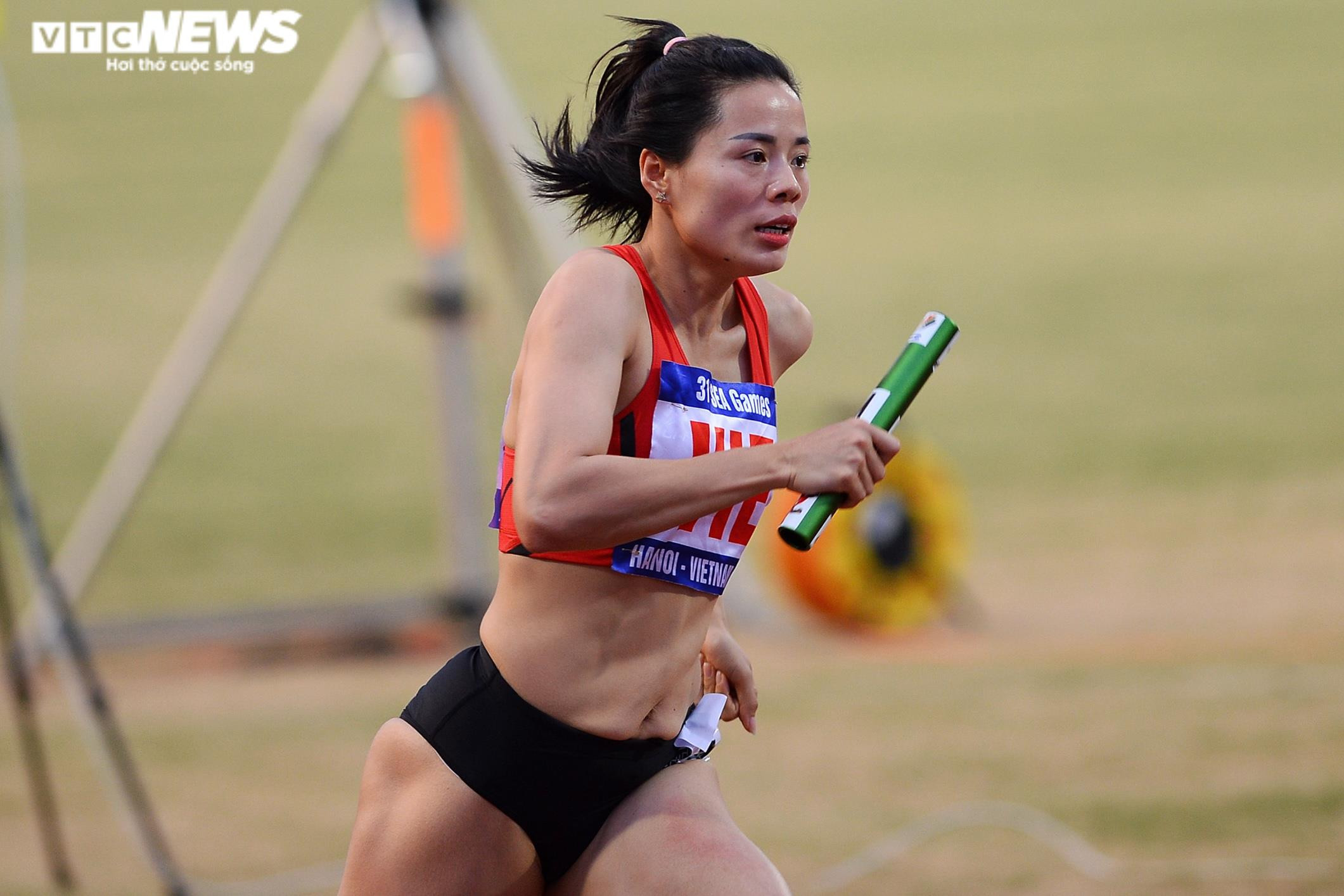 Áp đảo Thái Lan, điền kinh Việt Nam thống trị đường chạy 4x400m nữ - 8
