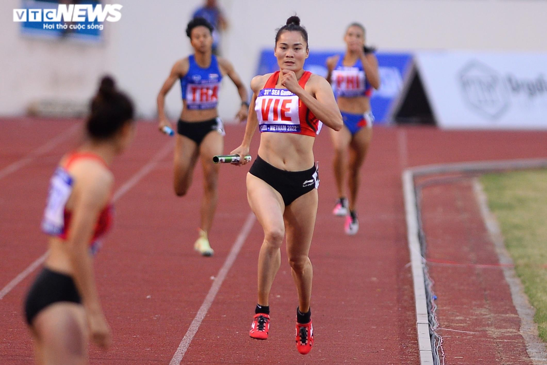 Áp đảo Thái Lan, điền kinh Việt Nam thống trị đường chạy 4x400m nữ - 5