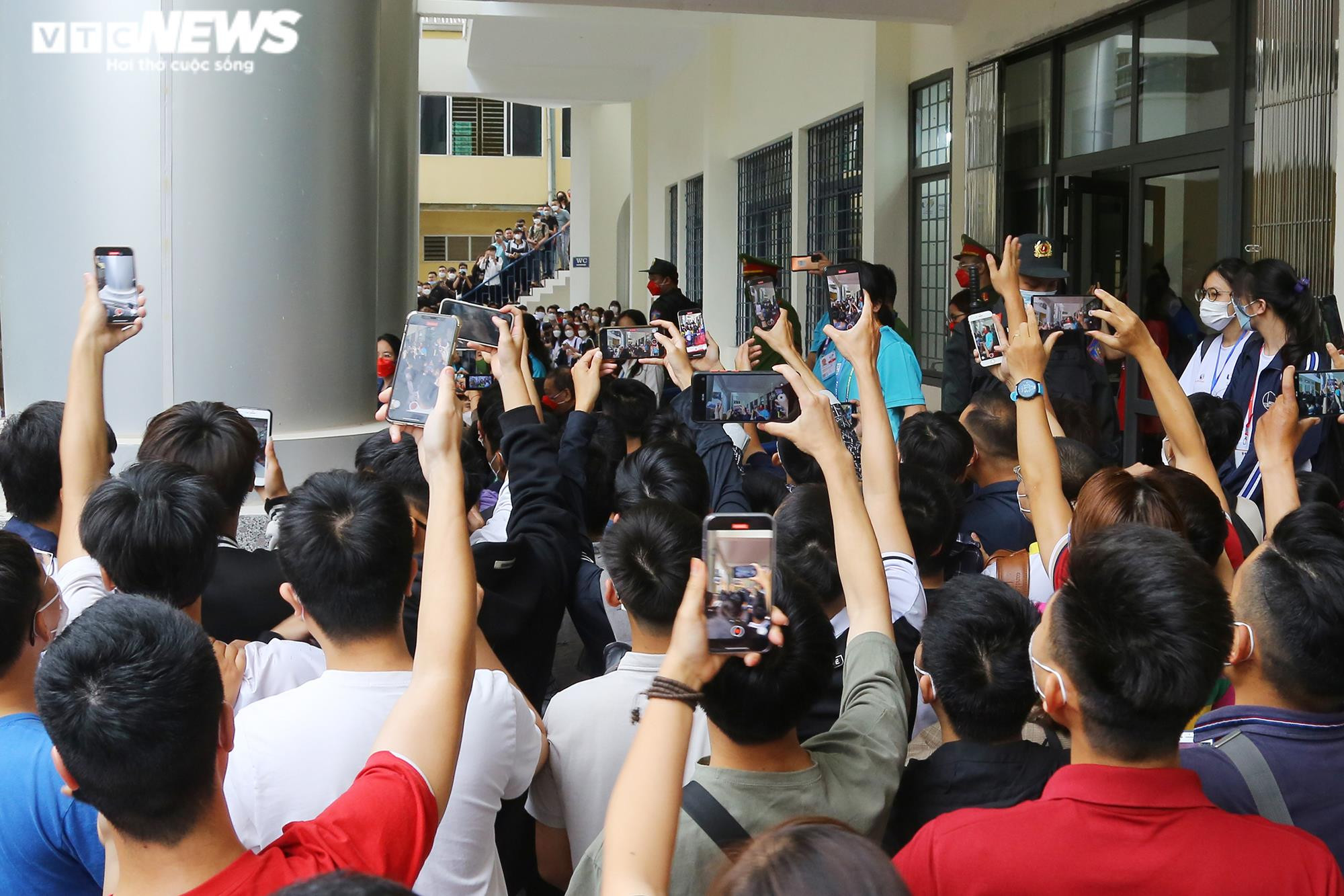 'Phù thuỷ' Efren Reyes trầm trồ trước đường cơ ảo diệu của cao thủ Việt Nam - 12