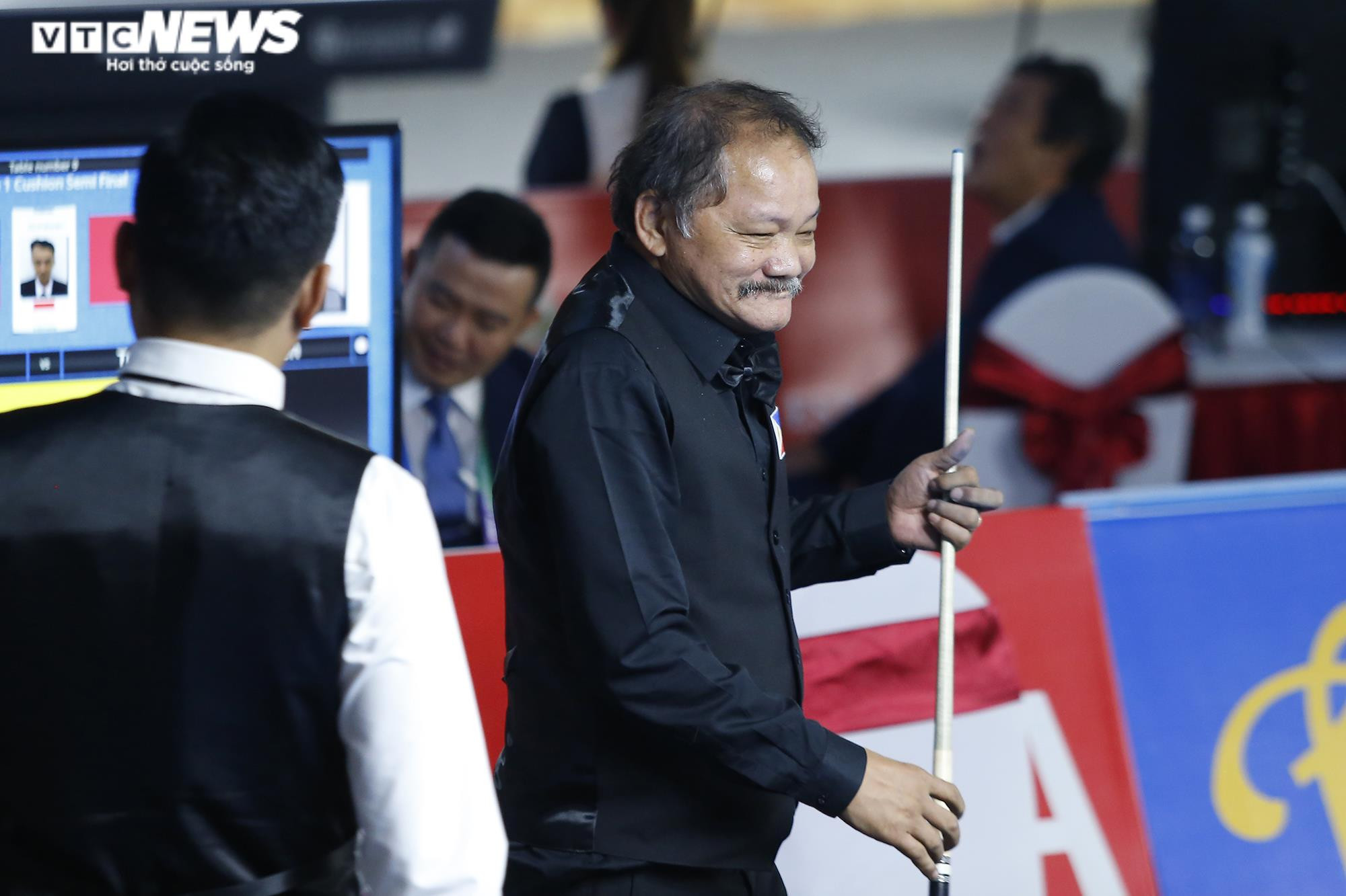 'Phù thuỷ' Efren Reyes trầm trồ trước đường cơ ảo diệu của cao thủ Việt Nam - 6