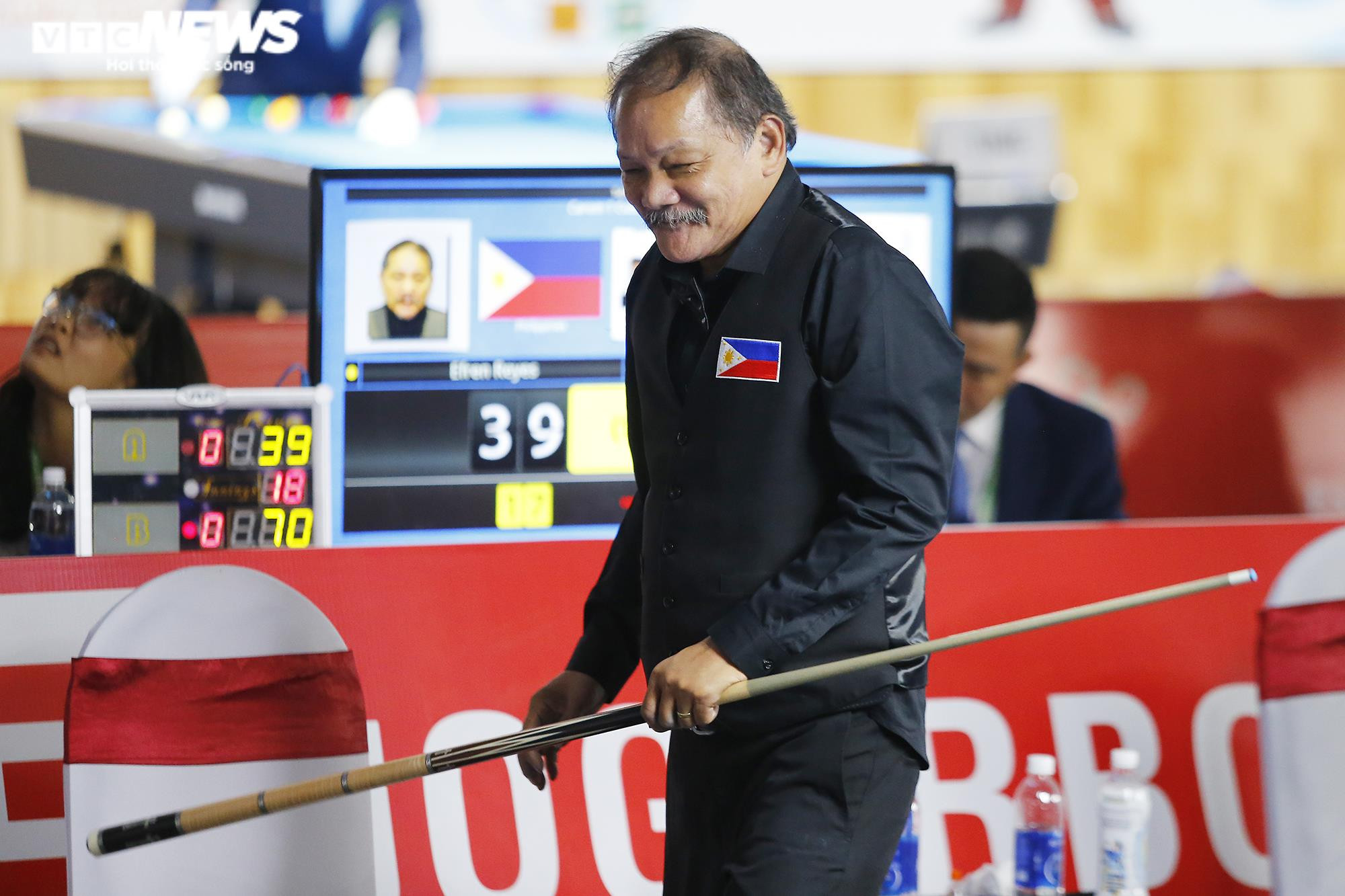 'Phù thuỷ' Efren Reyes trầm trồ trước đường cơ ảo diệu của cao thủ Việt Nam - 1