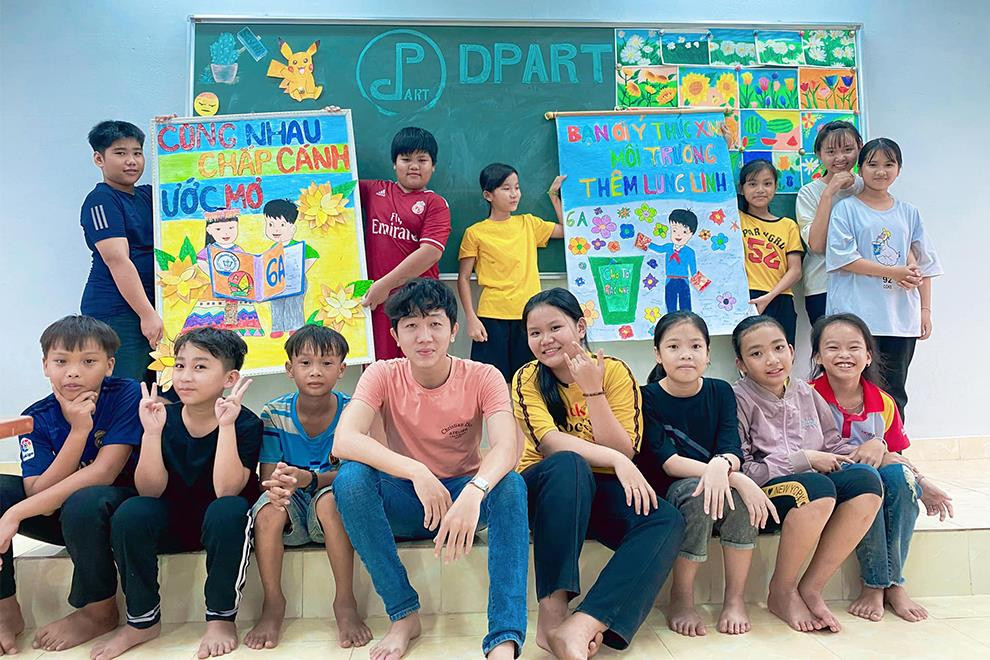 Thầy giáo 9x 'bỏ phố về quê', sở hữu kênh Tiktok hơn 400 nghìn người theo dõi - 4