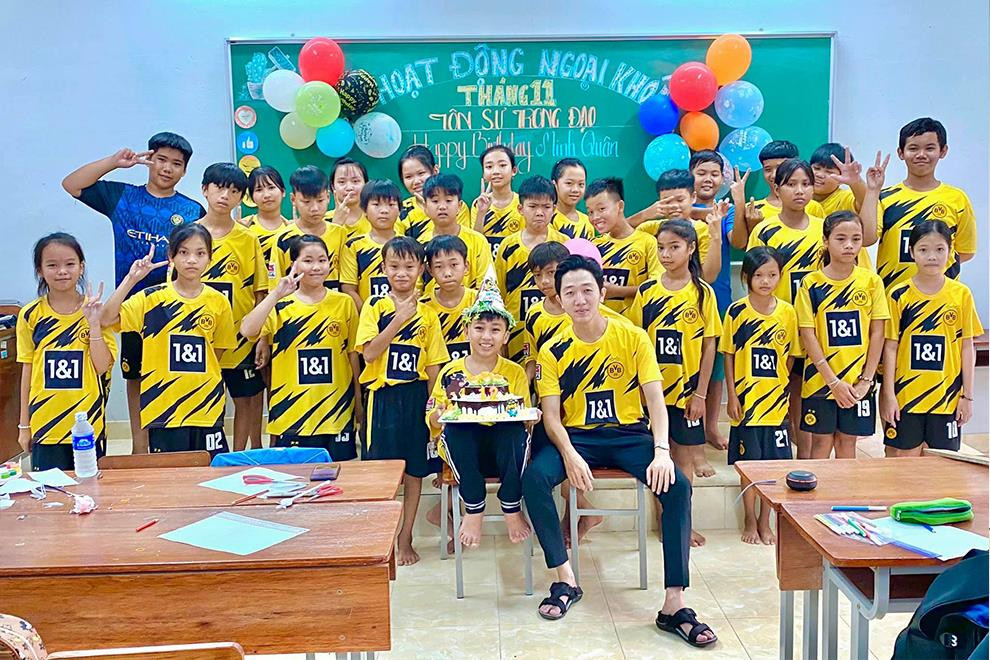 Thầy giáo 9x 'bỏ phố về quê', sở hữu kênh Tiktok hơn 400 nghìn người theo dõi - 5