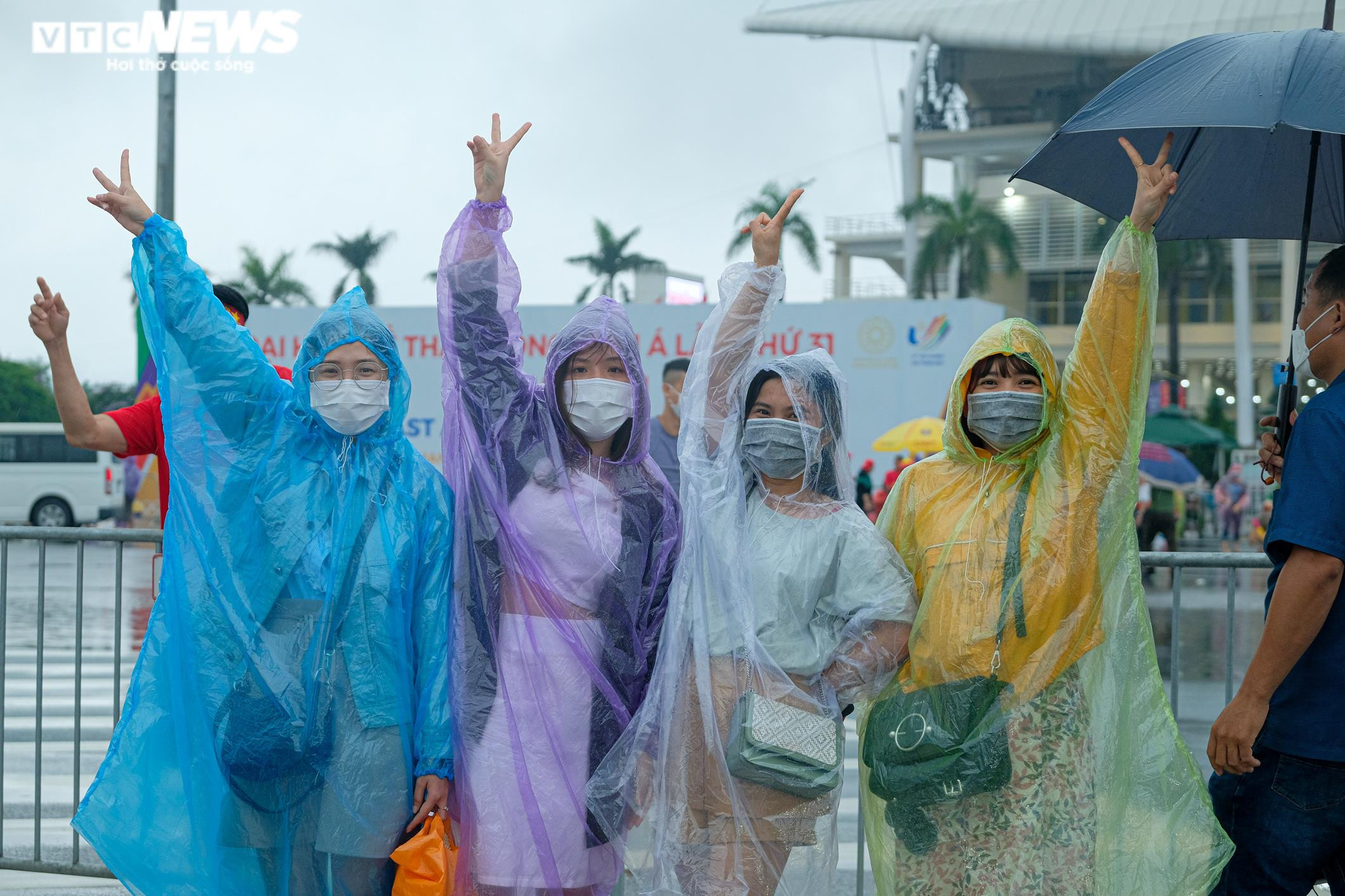 Vạn người đổ về sân Mỹ Đình cổ vũ U23 Việt Nam đại chiến U23 Thái Lan - 8