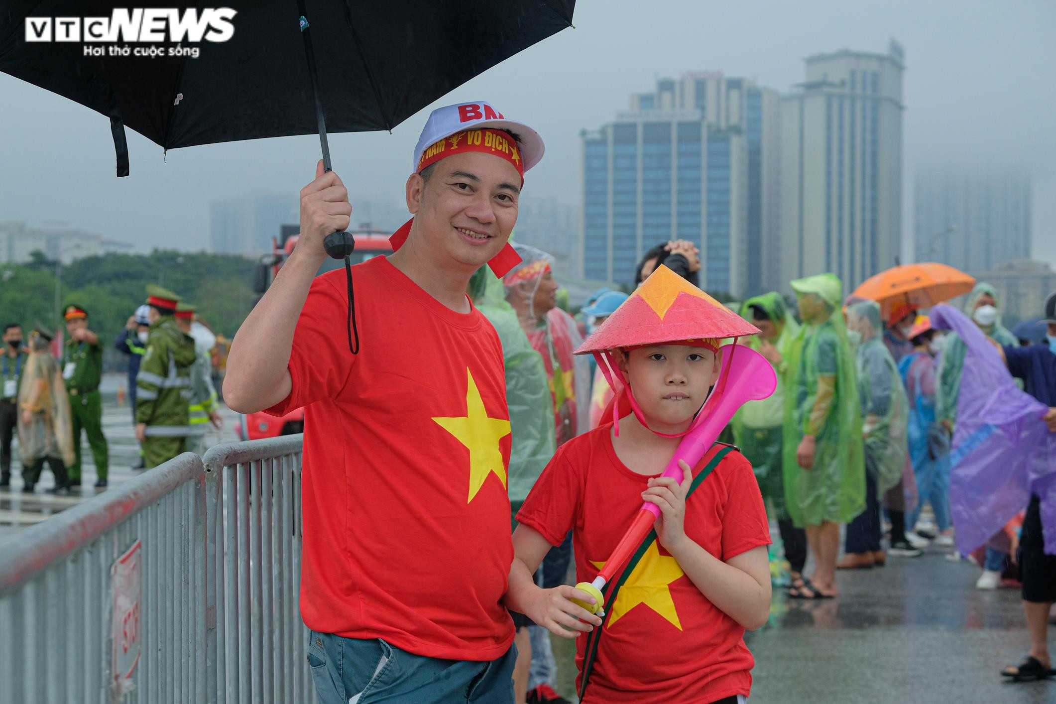 Vạn người đổ về sân Mỹ Đình cổ vũ U23 Việt Nam đại chiến U23 Thái Lan - 6