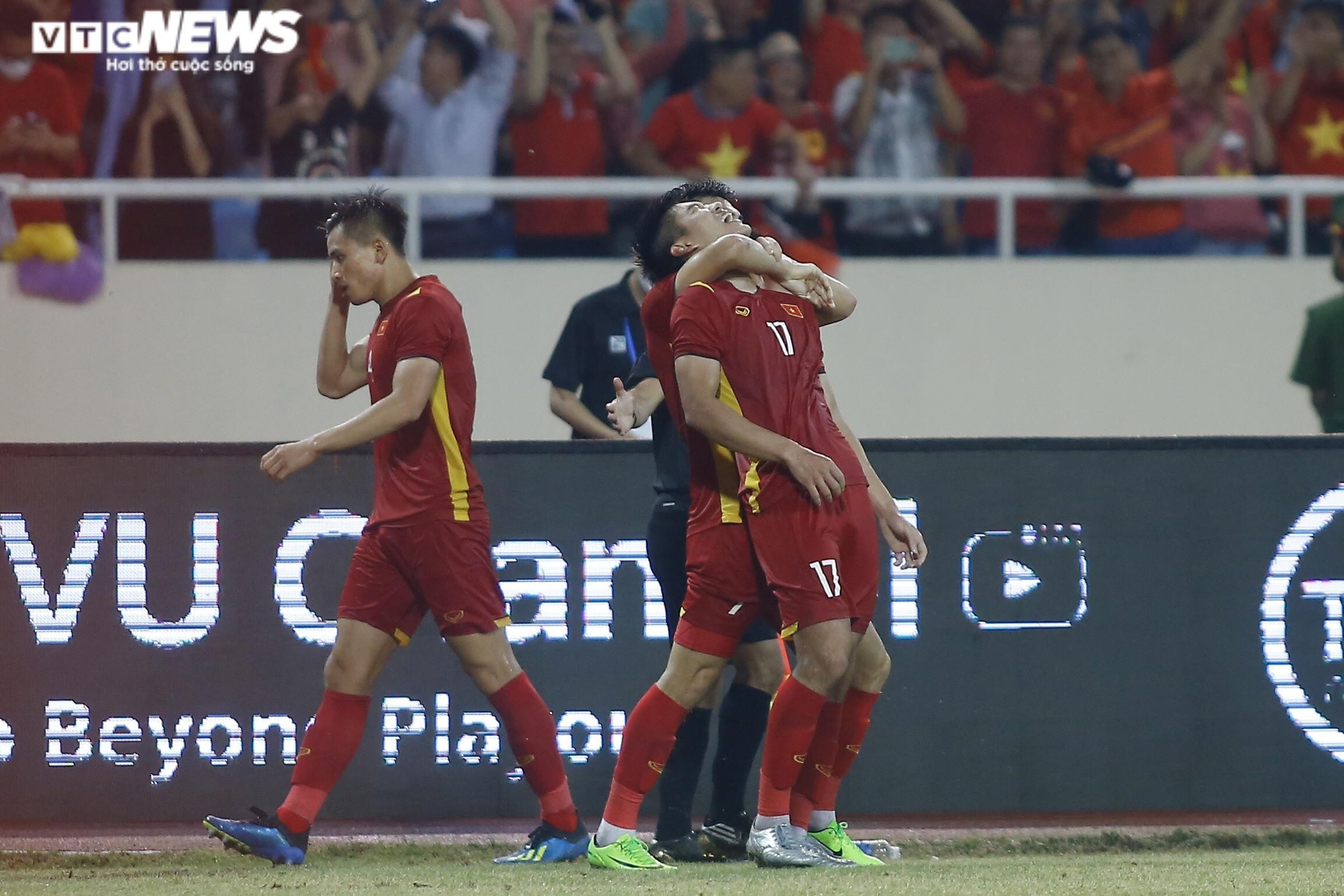 U23 Việt Nam ăn mừng chiến tích lịch sử, bảo vệ thành công HCV SEA Games - 8