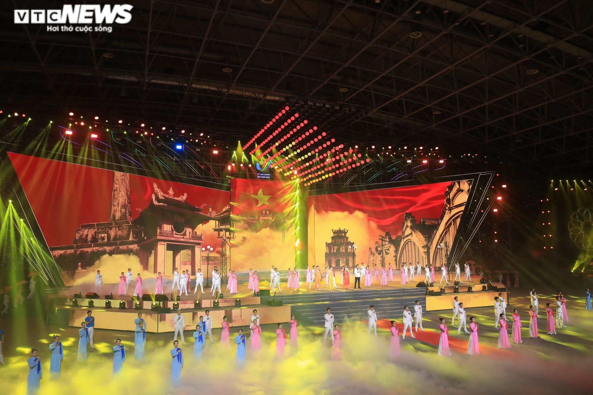 Bế mạc SEA Games 31, hẹn gặp lại ở Campuchia 2023 - 3