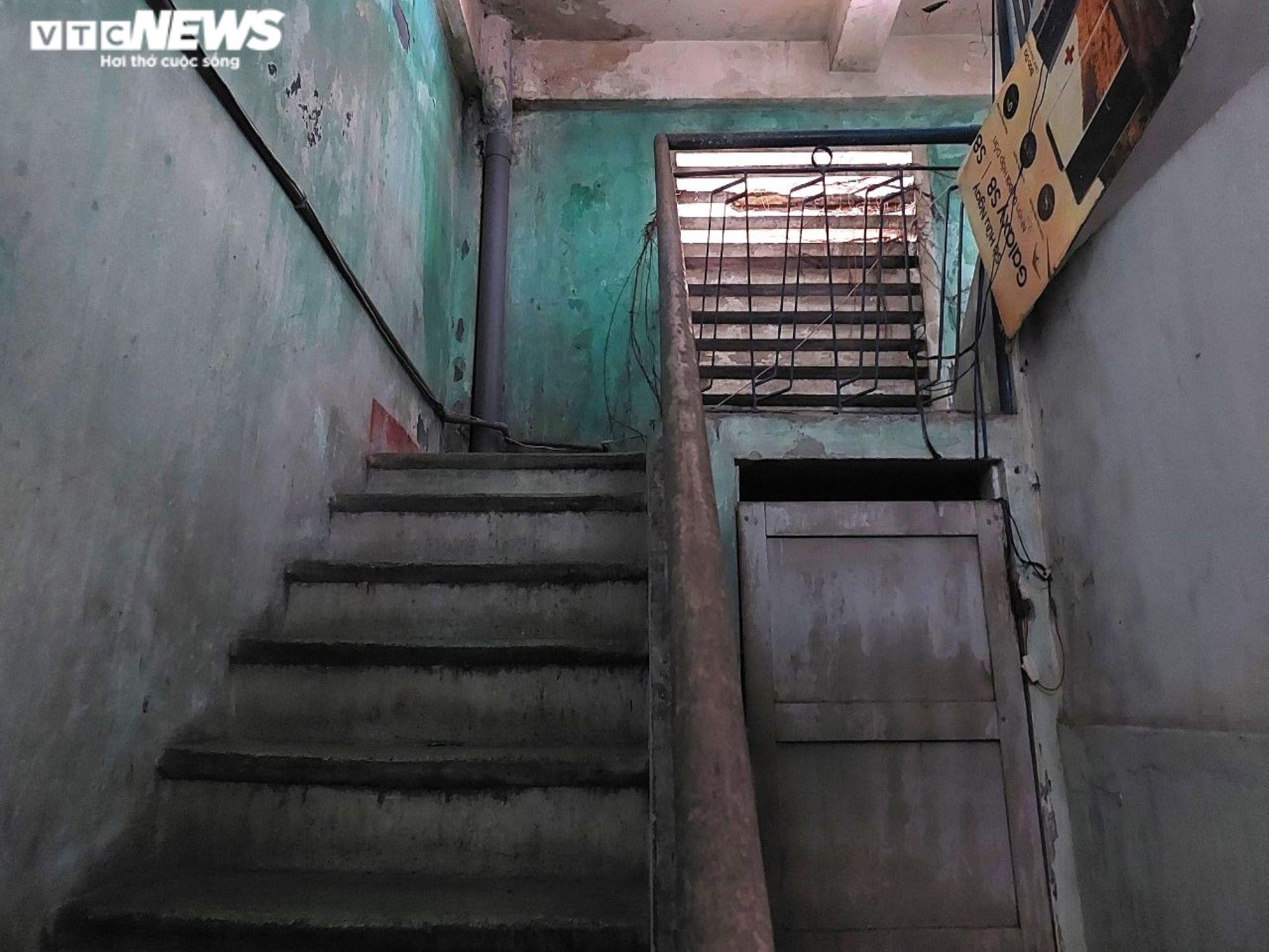 Nỗi khổ của người dân trong khu nhà 'ổ chuột' giữa thành phố Đà Nẵng - 2