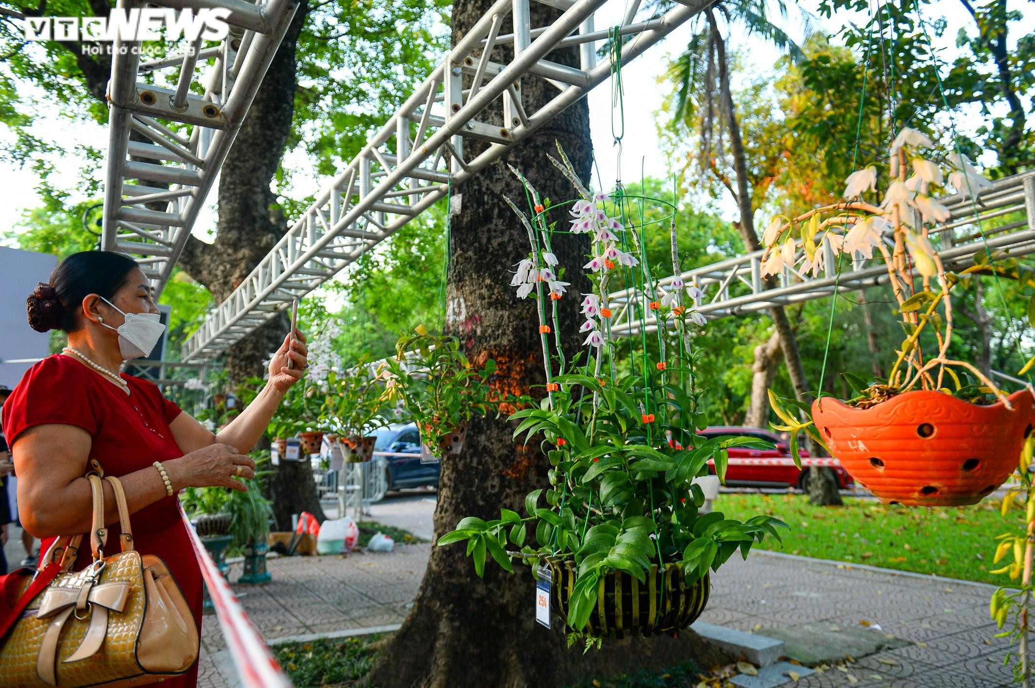 Chàng trai vượt hơn 1700km mang khao khát Lan Var ra Hà Nội - 12