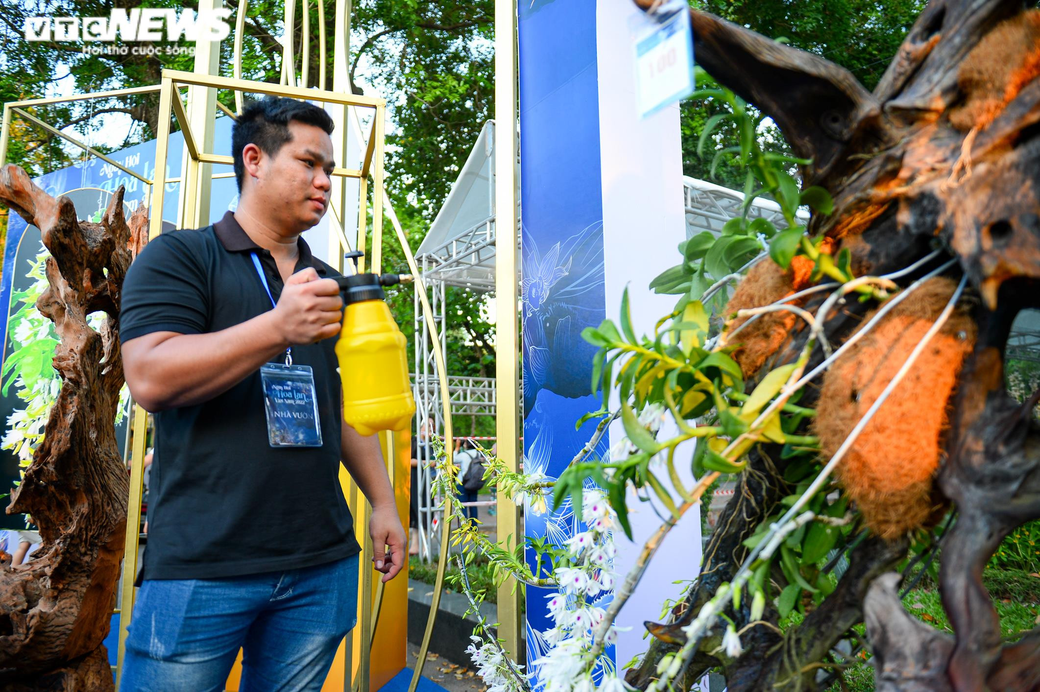 Chàng trai vượt hơn 1700km mang khao khát Lan Var ra Hà Nội - 4