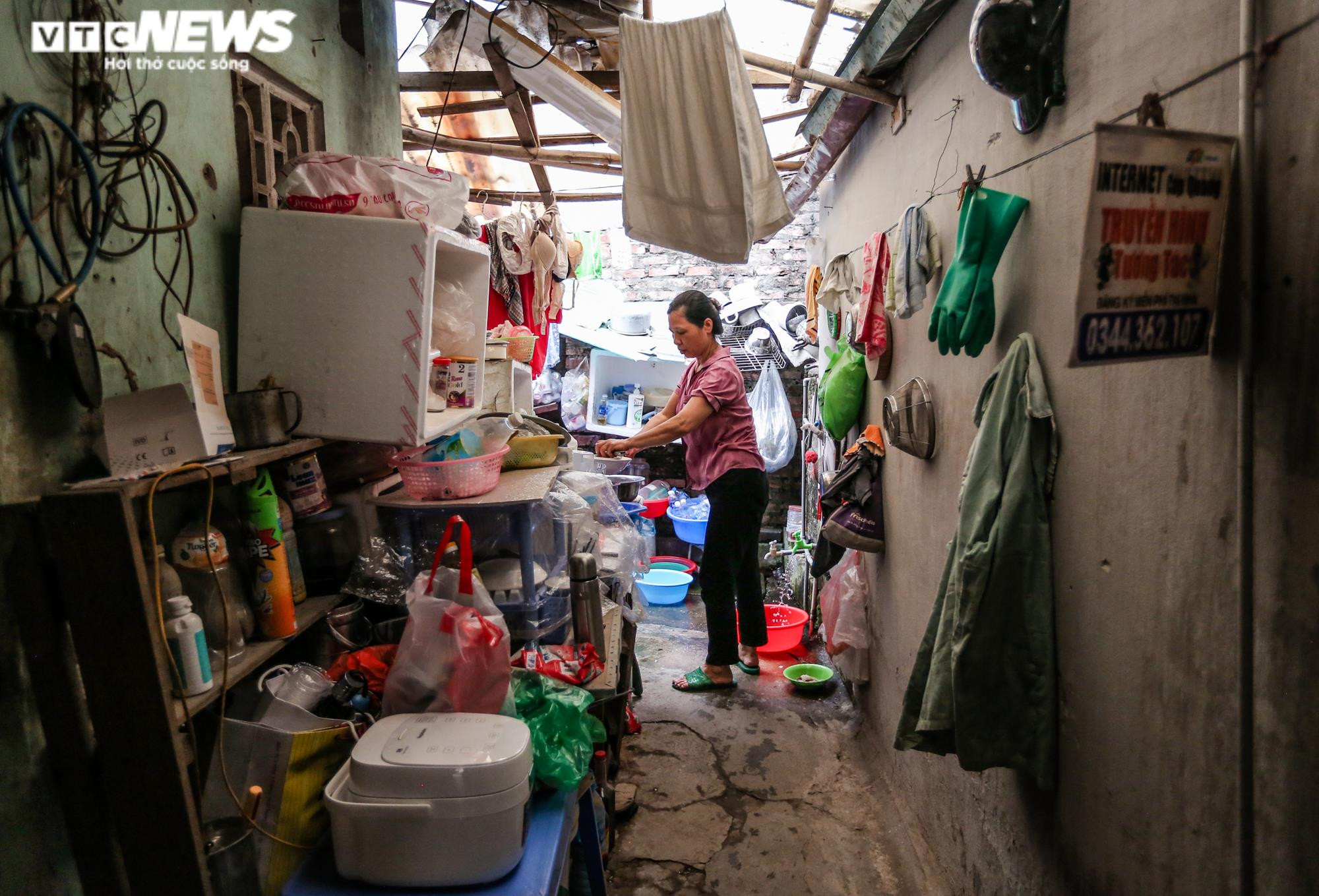 Xóm chạy thận oằn mình chống chọi nắng nóng đỉnh điểm, có điều hòa không dám bật - 1