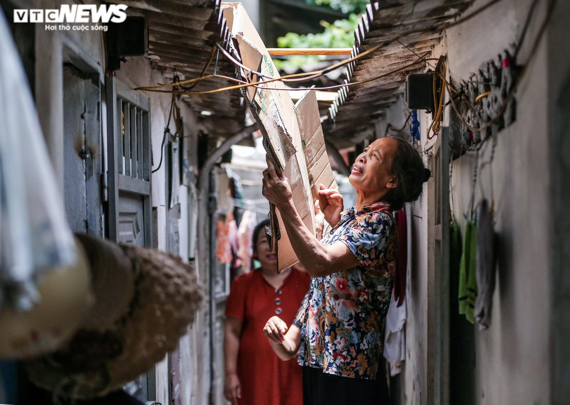 Xóm chạy thận oằn mình chống chọi nắng nóng đỉnh điểm, có điều hòa không dám bật - 4