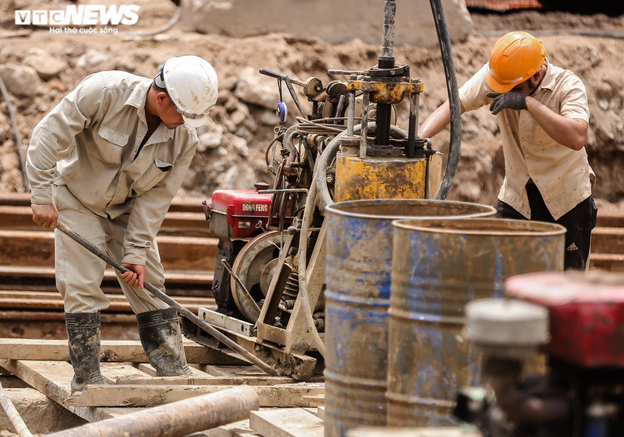 'Băm nát' quy hoạch ở Hà Nội: Dân than trời vì cảnh tắc đường, bụi mịt mù - 6