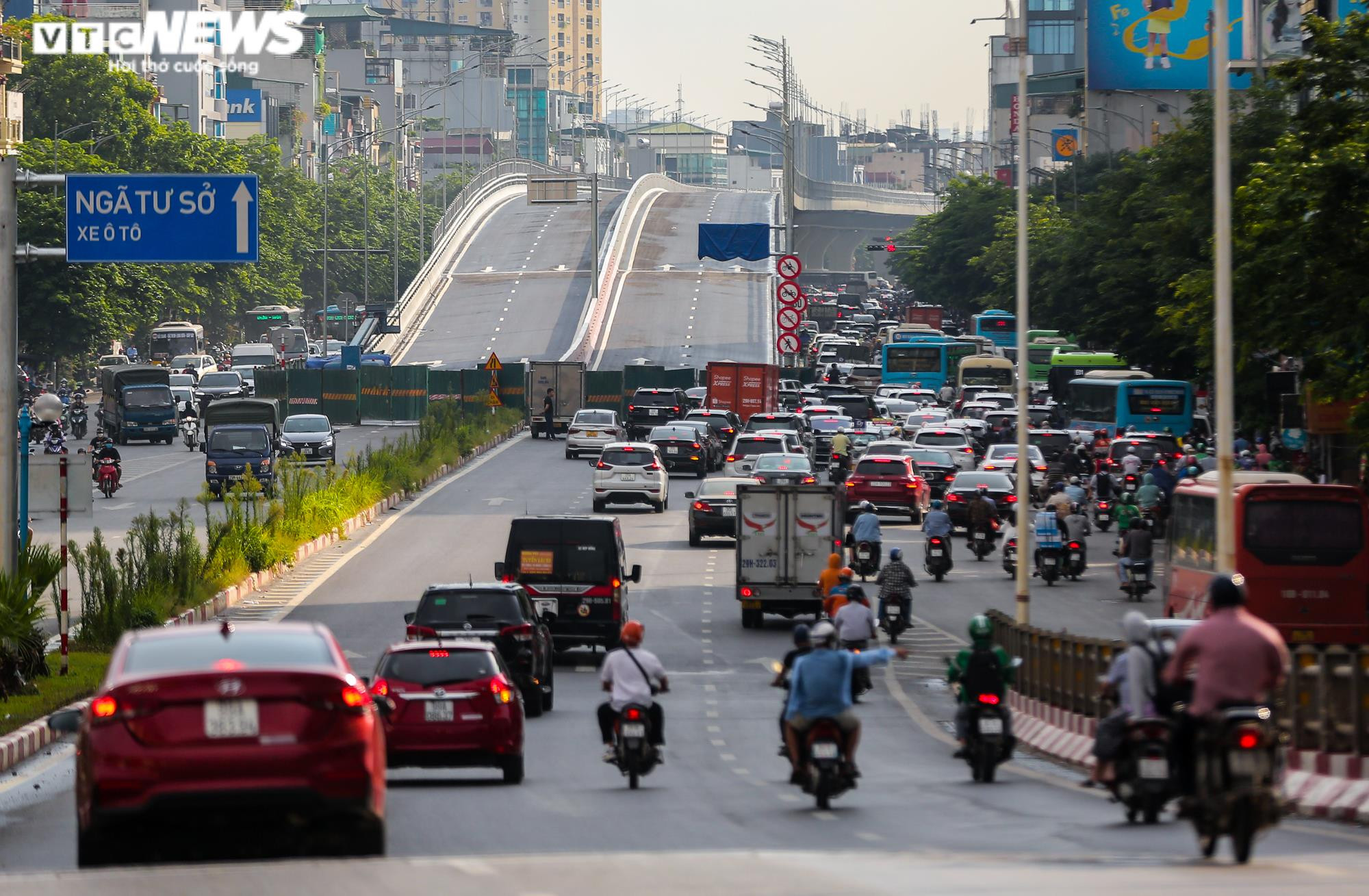 Ảnh: Hình hài cầu Vĩnh Tuy 2 sau gần hai năm xây dựng - 17