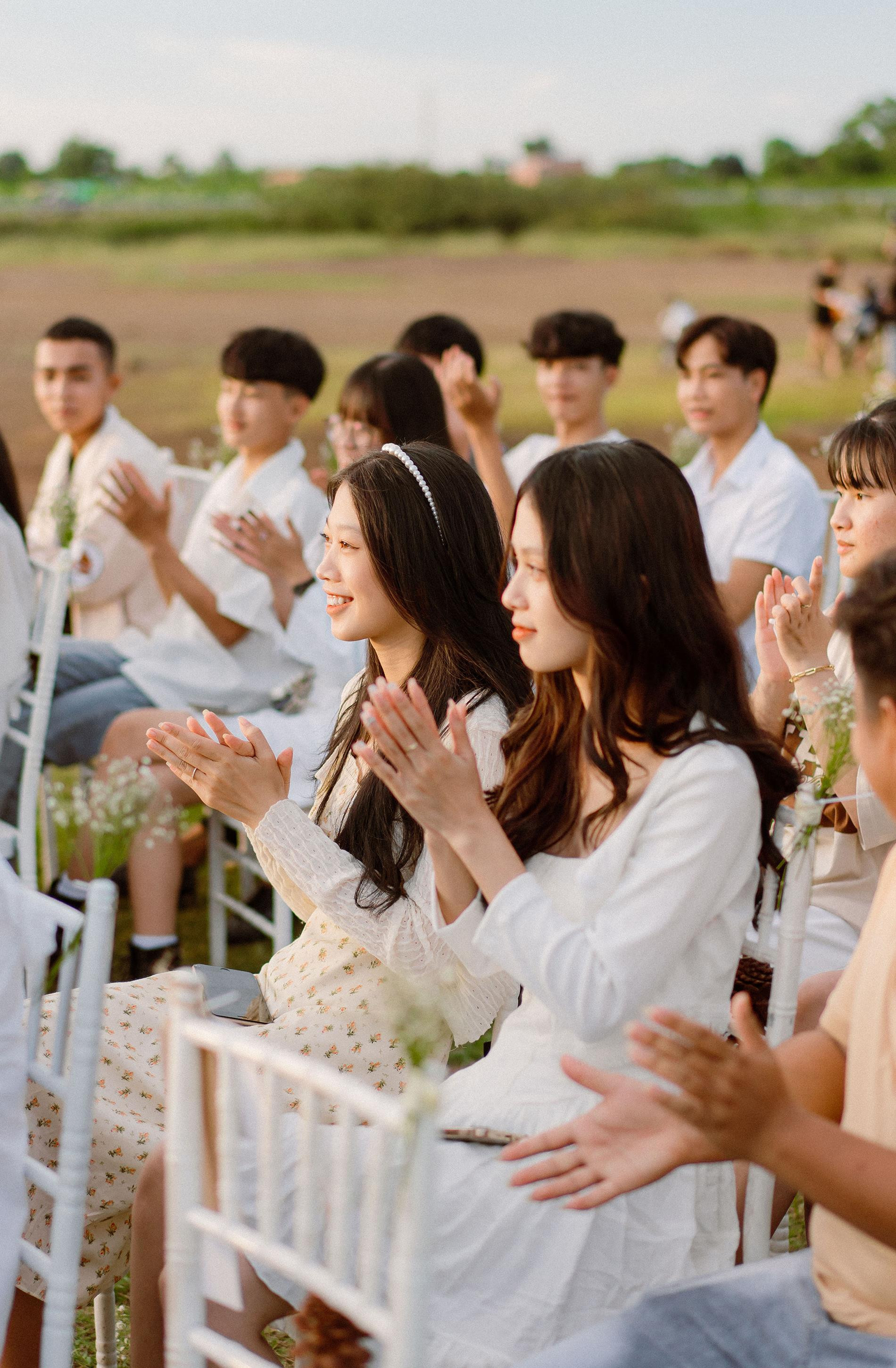 Học sinh Gia Lai thực hiện bộ ảnh kỷ yếu trong liveshow ca nhạc - 4