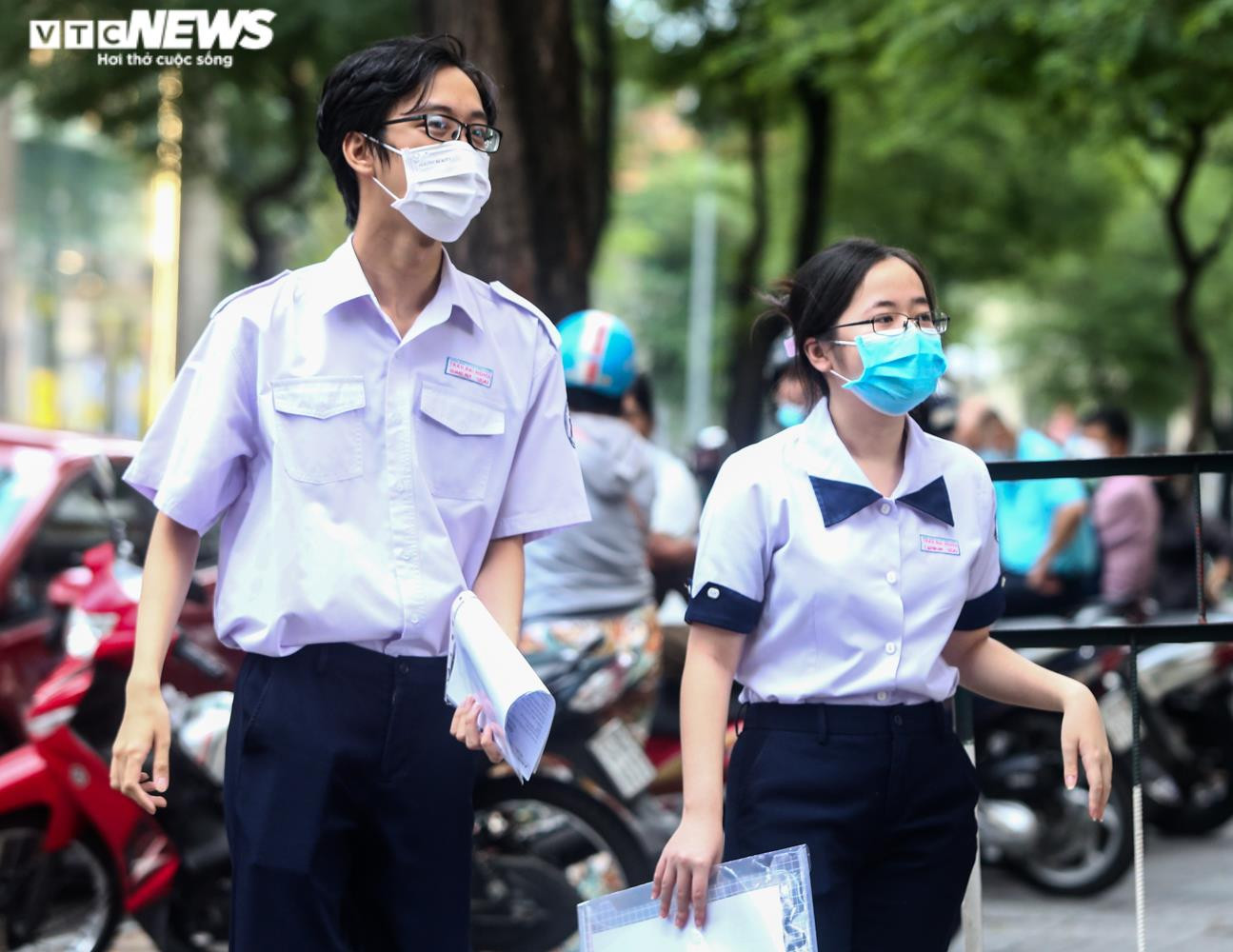 Hơn 1 triệu thí sinh cả nước làm thủ tục dự thi tốt nghiệp THPT 2022 - 18