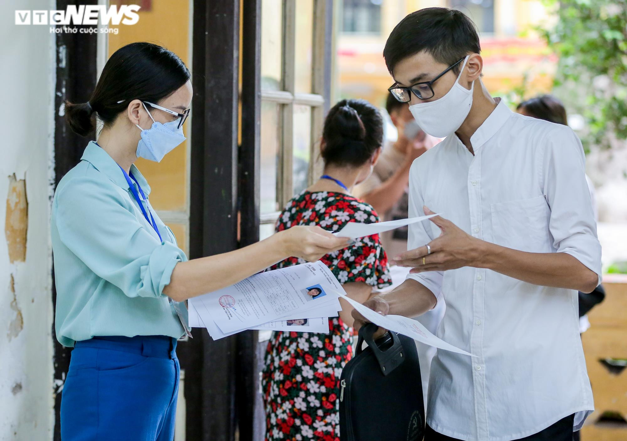 Hơn 1 triệu thí sinh cả nước làm thủ tục dự thi tốt nghiệp THPT 2022 - 12