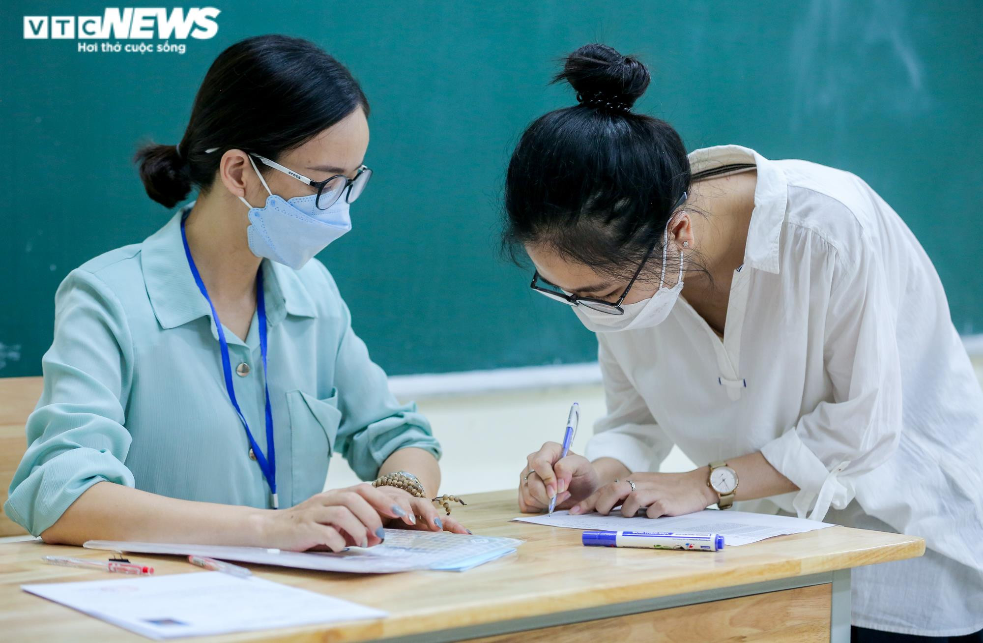 Hơn 1 triệu thí sinh cả nước làm thủ tục dự thi tốt nghiệp THPT 2022 - 16