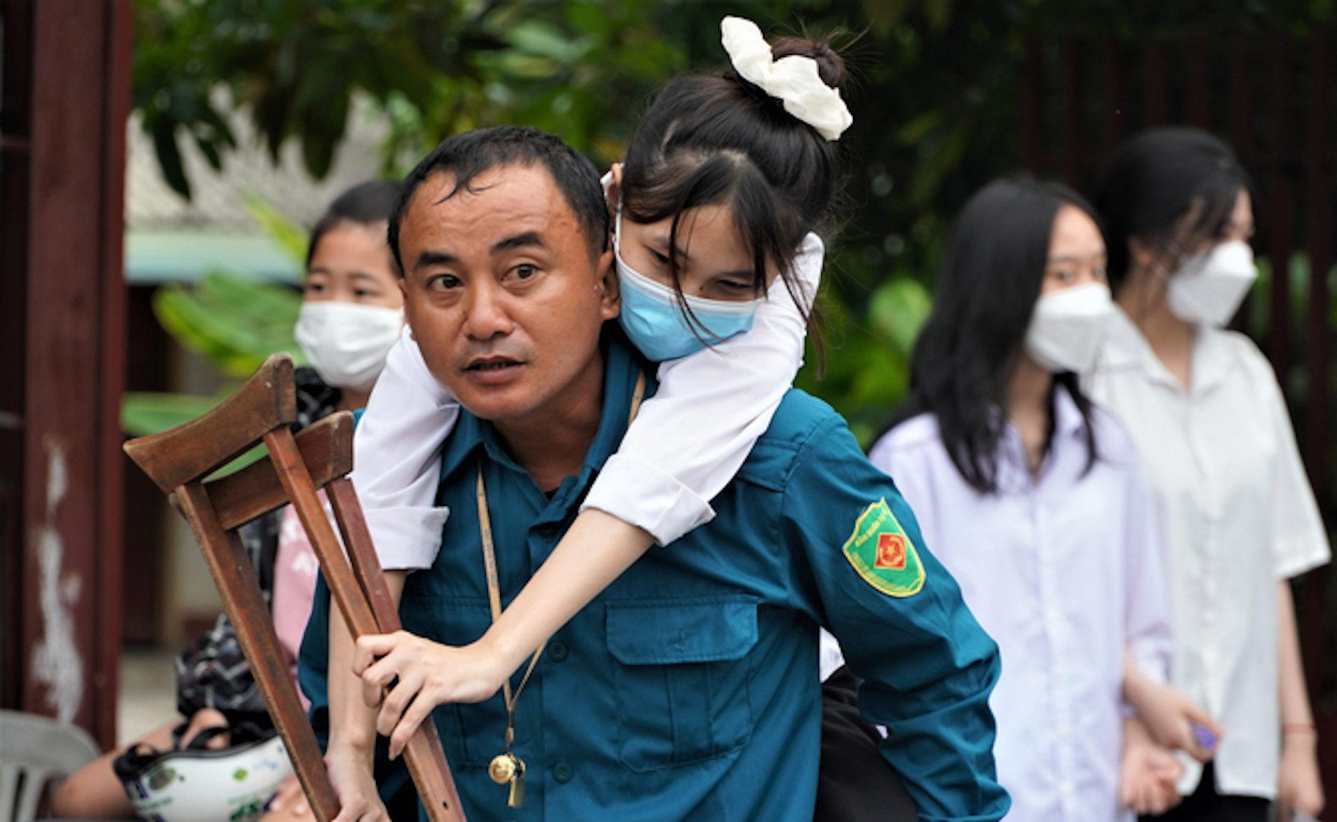 Những khoảnh khắc ấn tượng khép lại kỳ thi tốt nghiệp THPT 2022 - 11