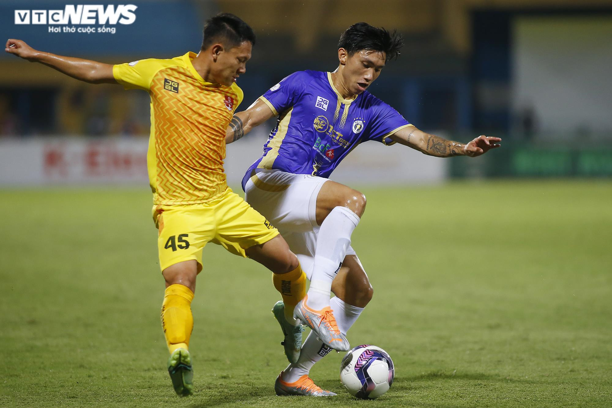 Đoàn Văn Hậu rạng ngời hạnh phúc trong ngày trở lại sân cỏ - 7