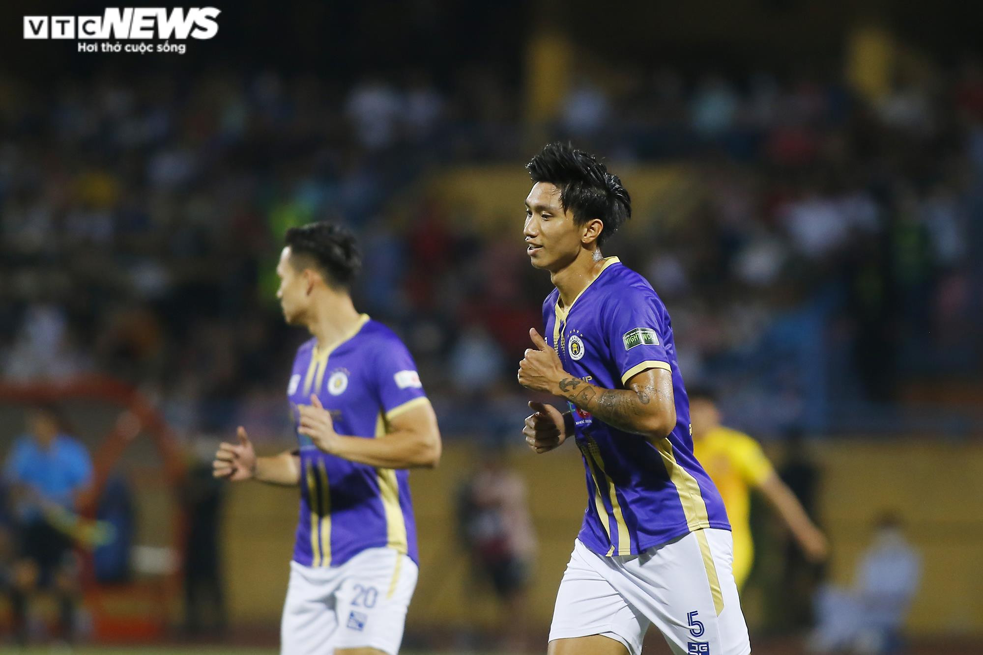 Đoàn Văn Hậu rạng ngời hạnh phúc trong ngày trở lại sân cỏ - 3