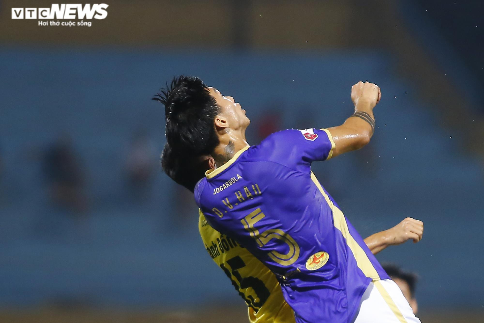 Đoàn Văn Hậu rạng ngời hạnh phúc trong ngày trở lại sân cỏ - 5