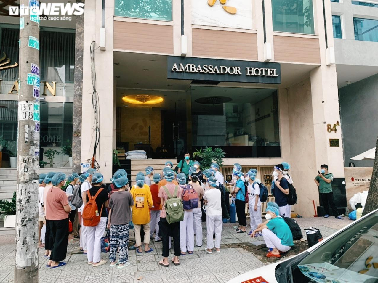 Những trái tim nhân ái rực sáng trong bão COVID-19 ở TP.HCM một năm trước - 1