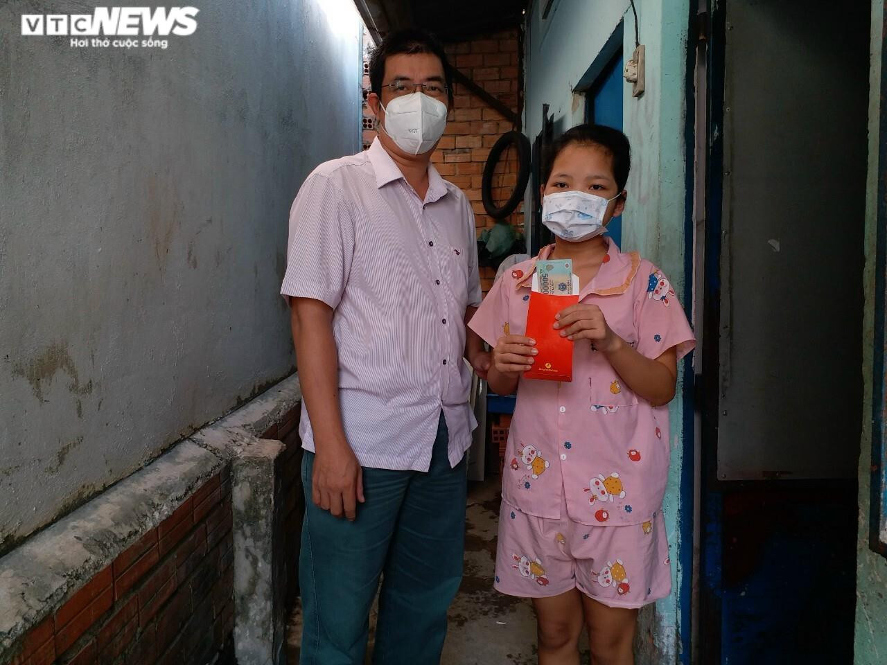 Những trái tim nhân ái rực sáng trong bão COVID-19 ở TP.HCM một năm trước - 11