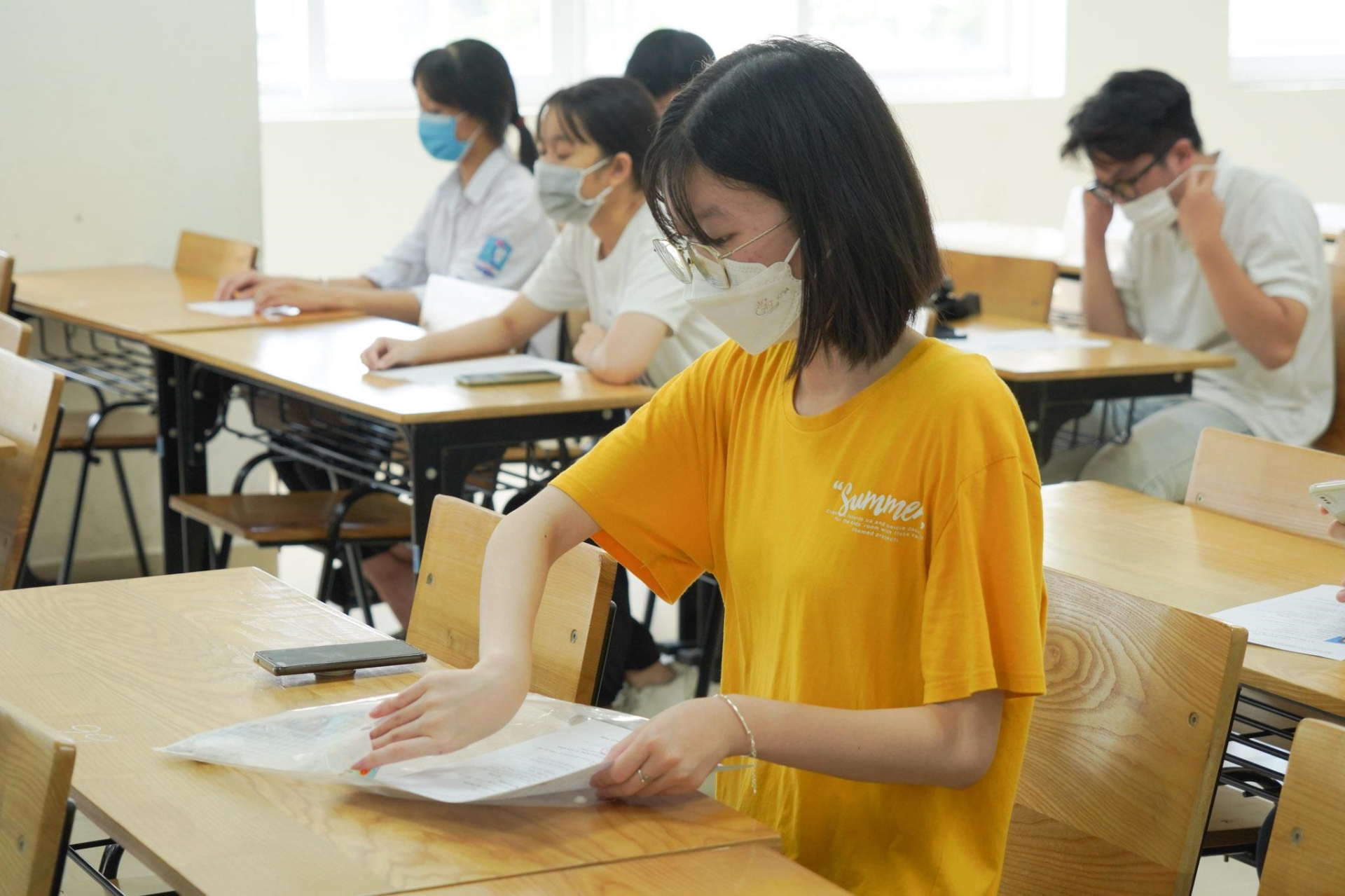 Thí sinh đội mưa tầm tã tham gia thi đánh giá tư duy Đại học Bách khoa Hà Nội - 8
