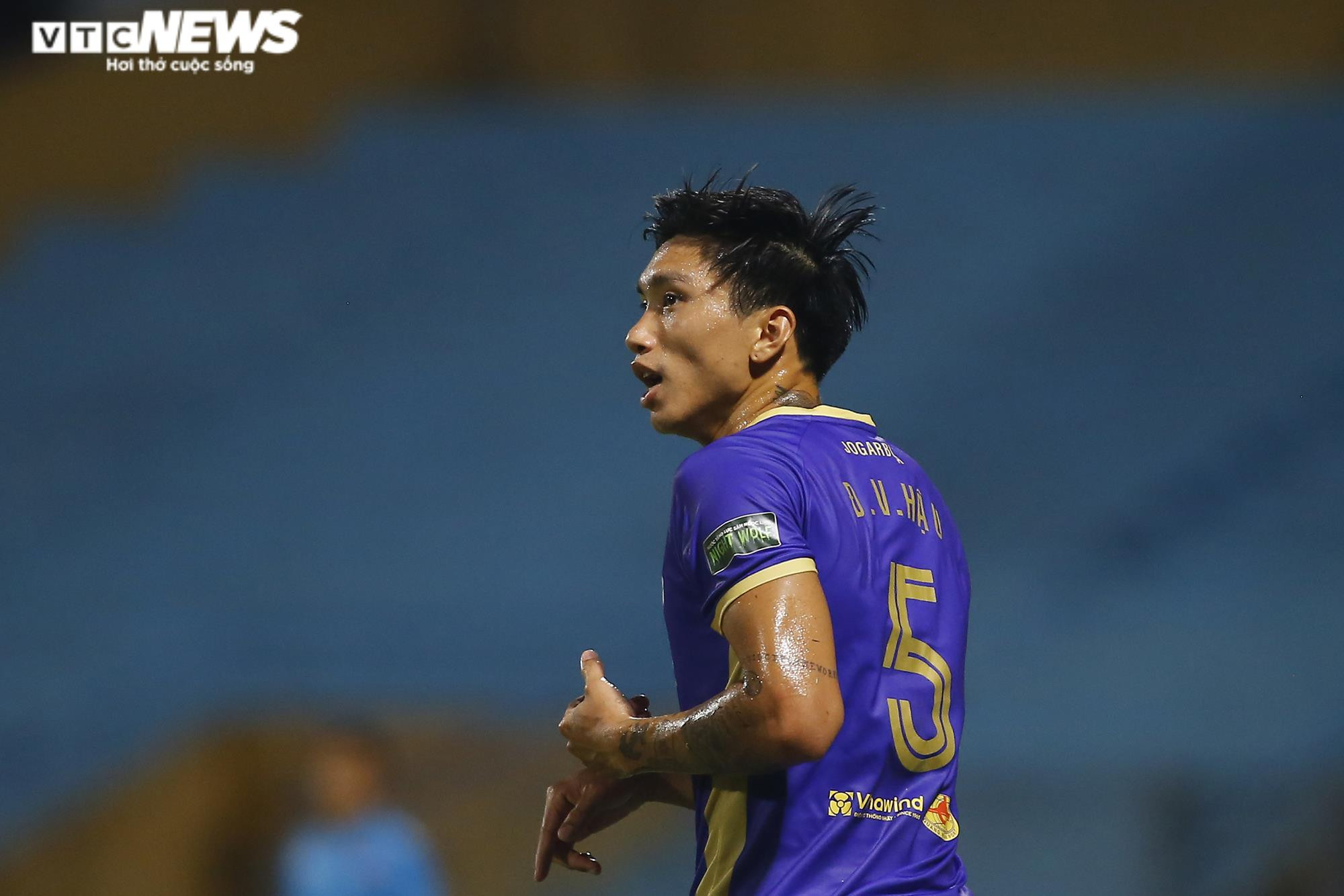 Đoàn Văn Hậu năng nổ trong ngày trở lại đội hình chính Hà Nội FC - 9