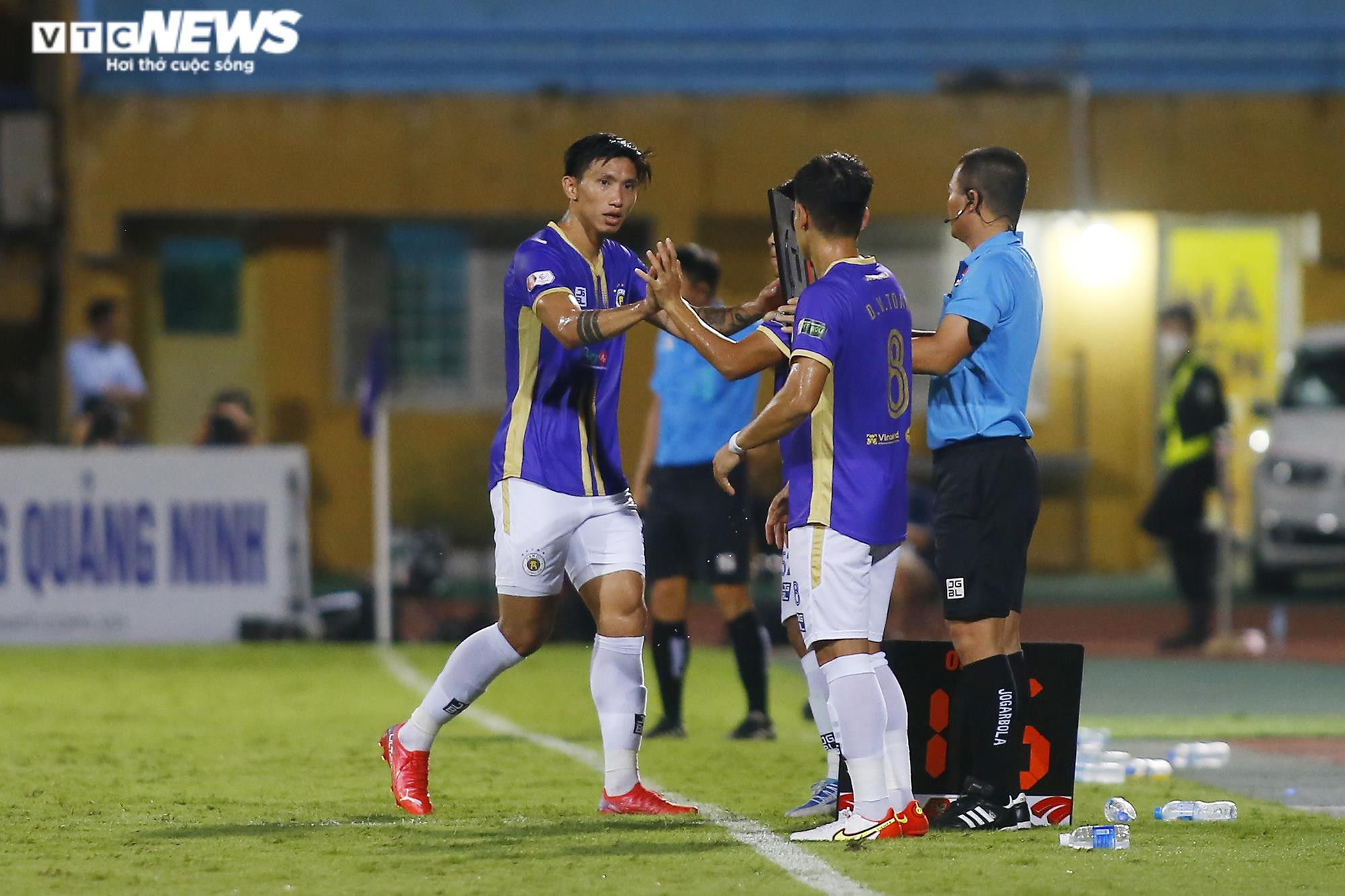 Đoàn Văn Hậu năng nổ trong ngày trở lại đội hình chính Hà Nội FC - 8