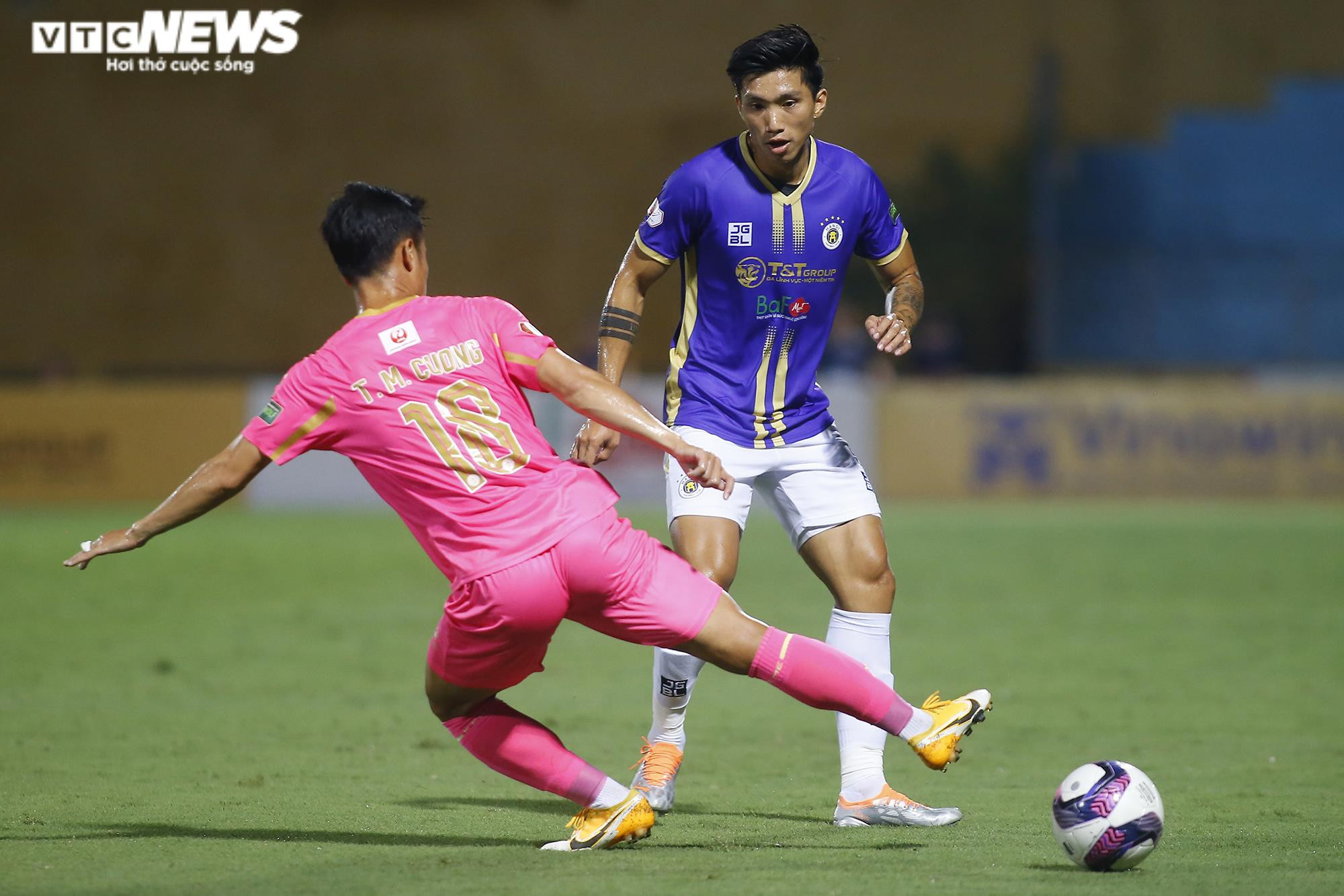 Đoàn Văn Hậu năng nổ trong ngày trở lại đội hình chính Hà Nội FC - 4